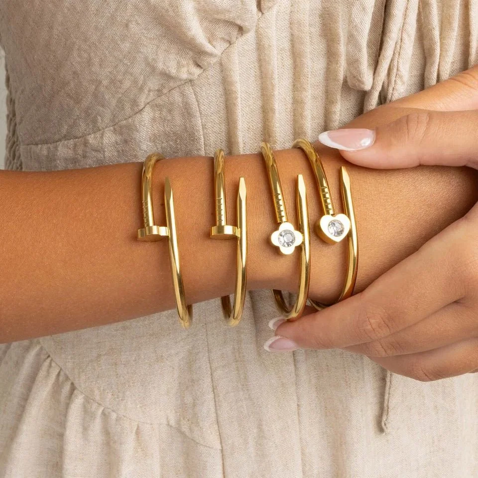 BND0106_18K-Gold-PVD_Bangle_Bracelet_Bundle_MODEL-0-2048x2048.jpg