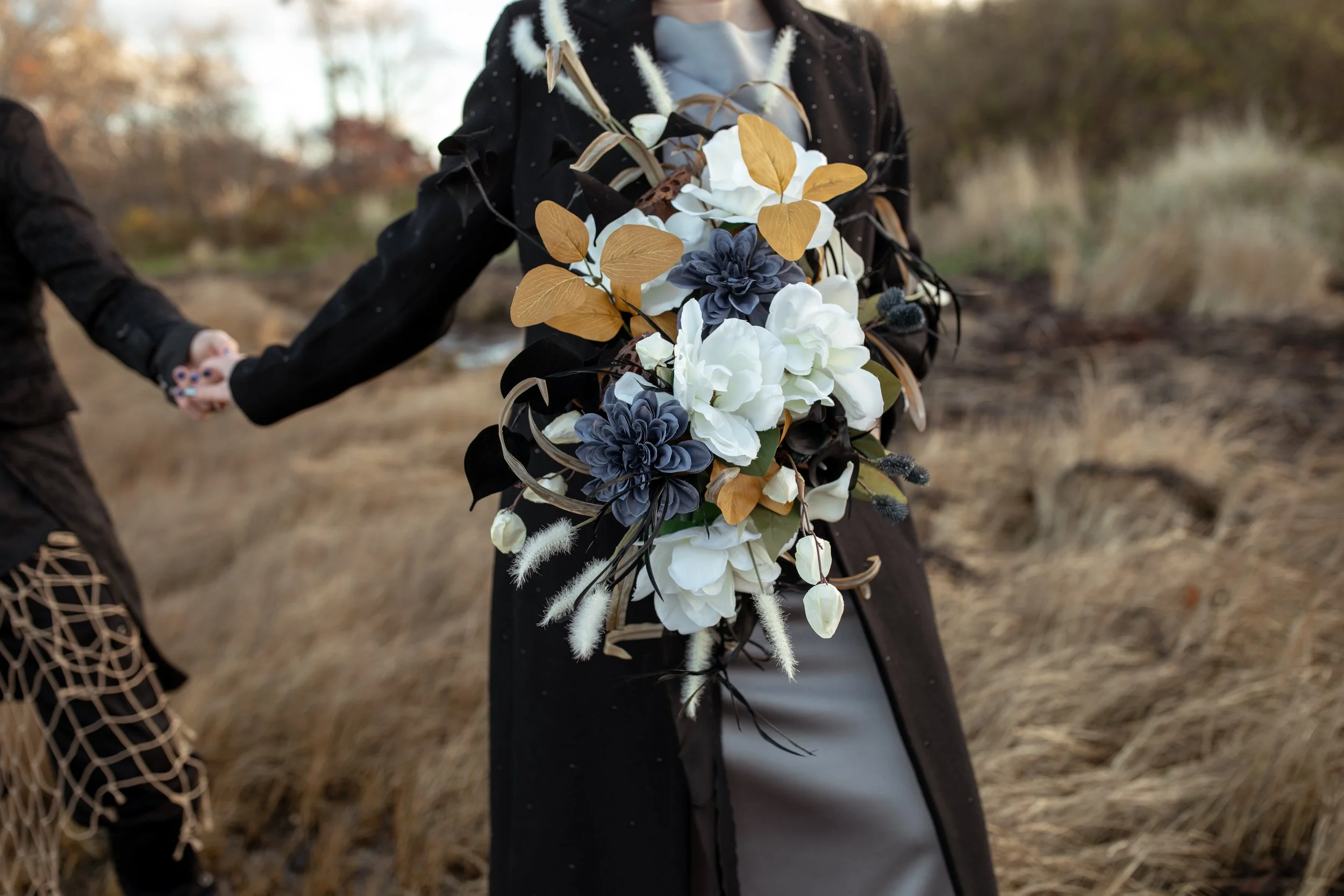 Fall elopement wedding flowers