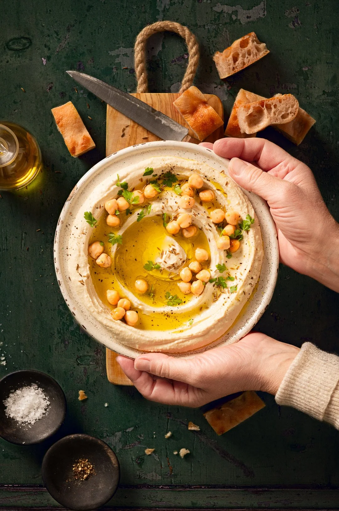 hummus, bread, mezze, pita, focaccia, chickpeas, hands