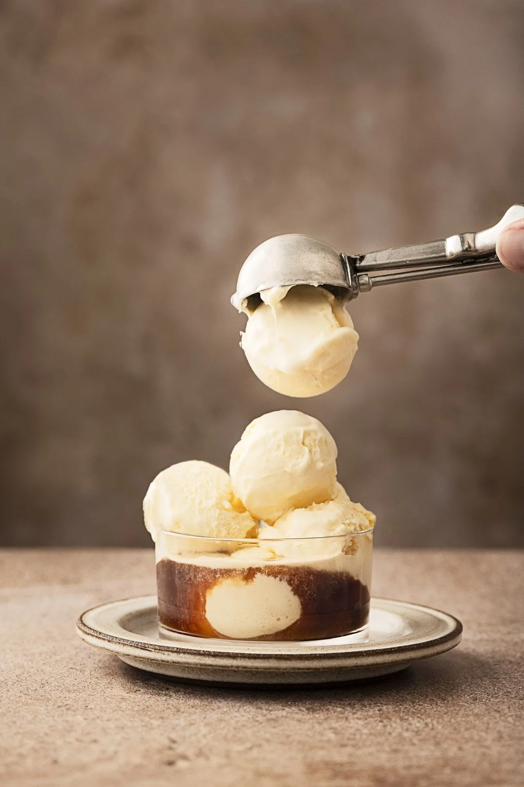 ice cream, gelato, affogato al caffe, sweet, italian, dessert, scoop, coffee