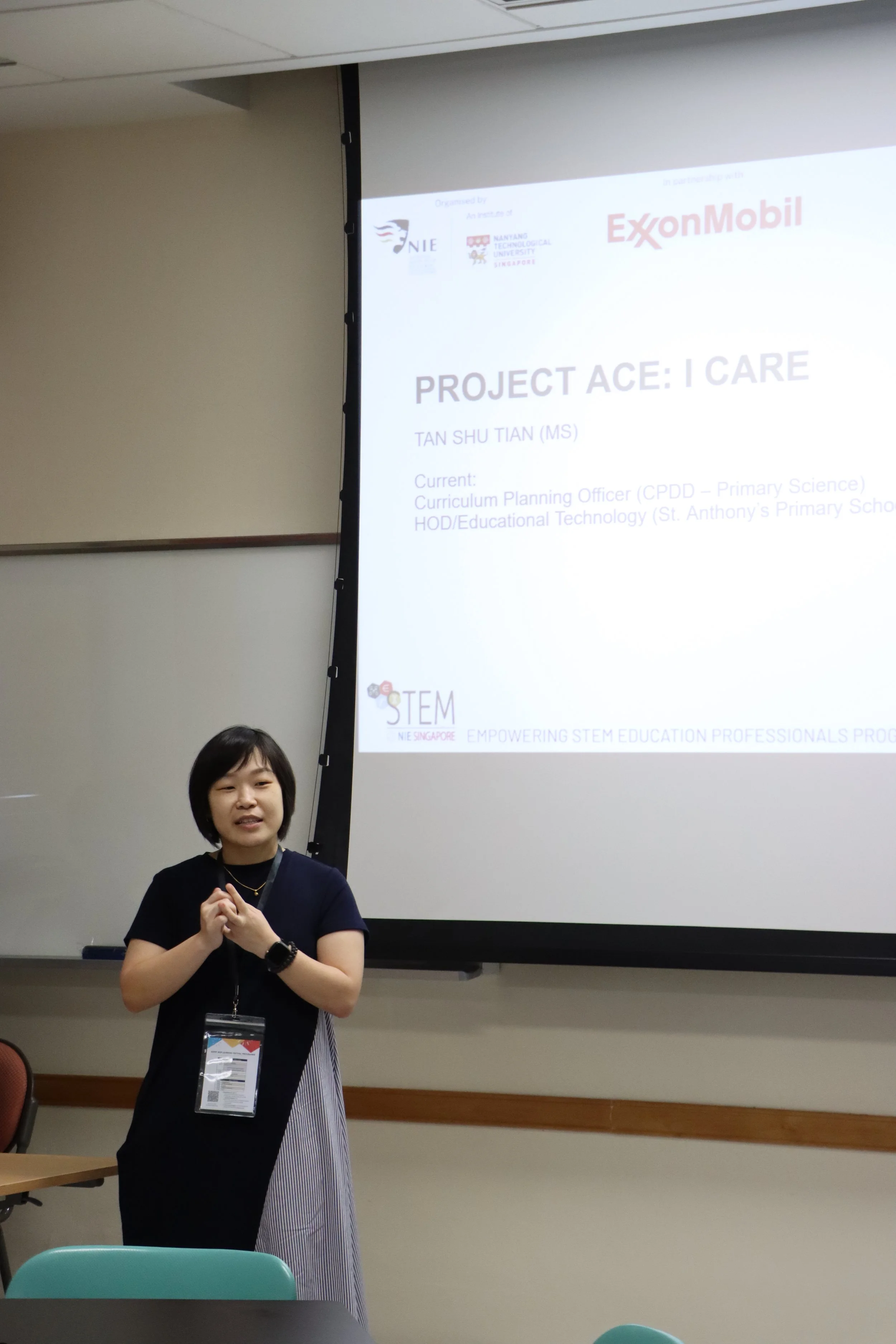 Ms Tan Shu Tian took to the floor to share her insights as an ESEPP alumnus, underlining the importance of cross-collaboration among teachers for comprehensive STEM Education.