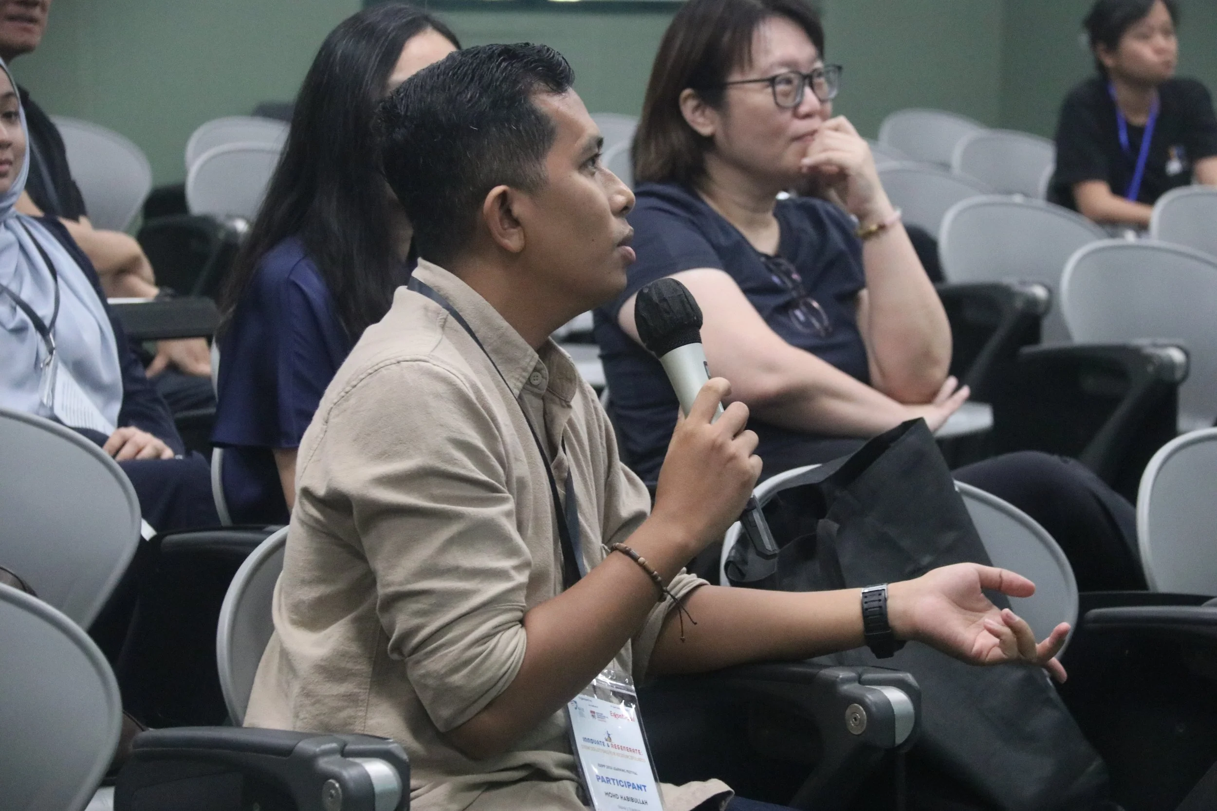  Participants engaging with STEM professionals during Fireside Chat 