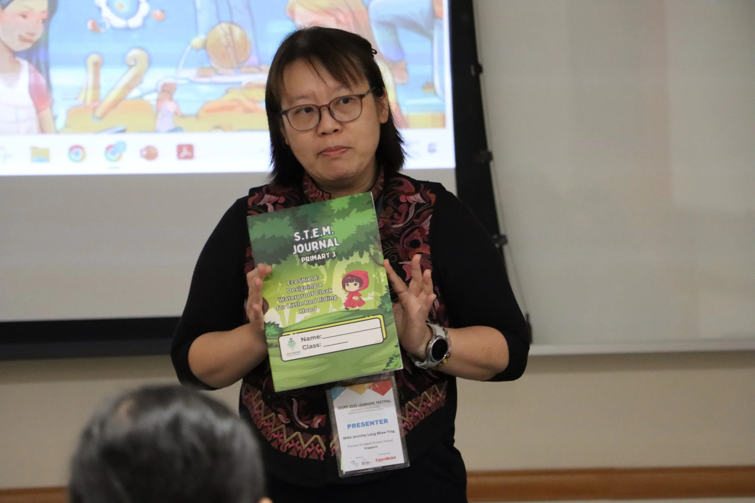 Mdm Jennifer Long enthusiastically shared about her previous work spearheading the creation of a Makerspace at Westwood Primary School, while bringing her valuable experience to her current school, Princess Elizabeth Primary School.

