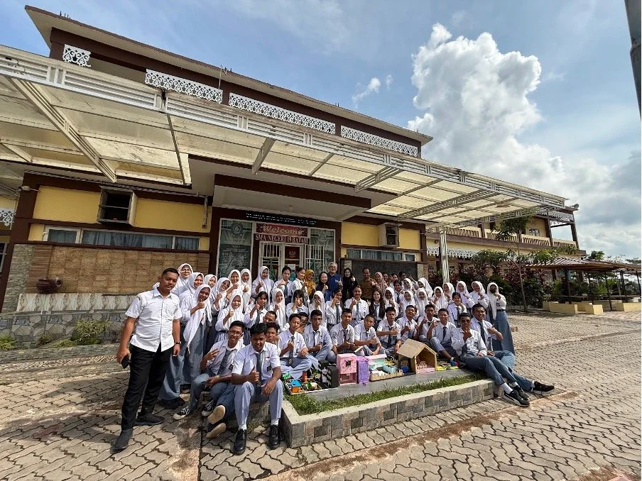  Teachers and students from SMAN 19 Batam  