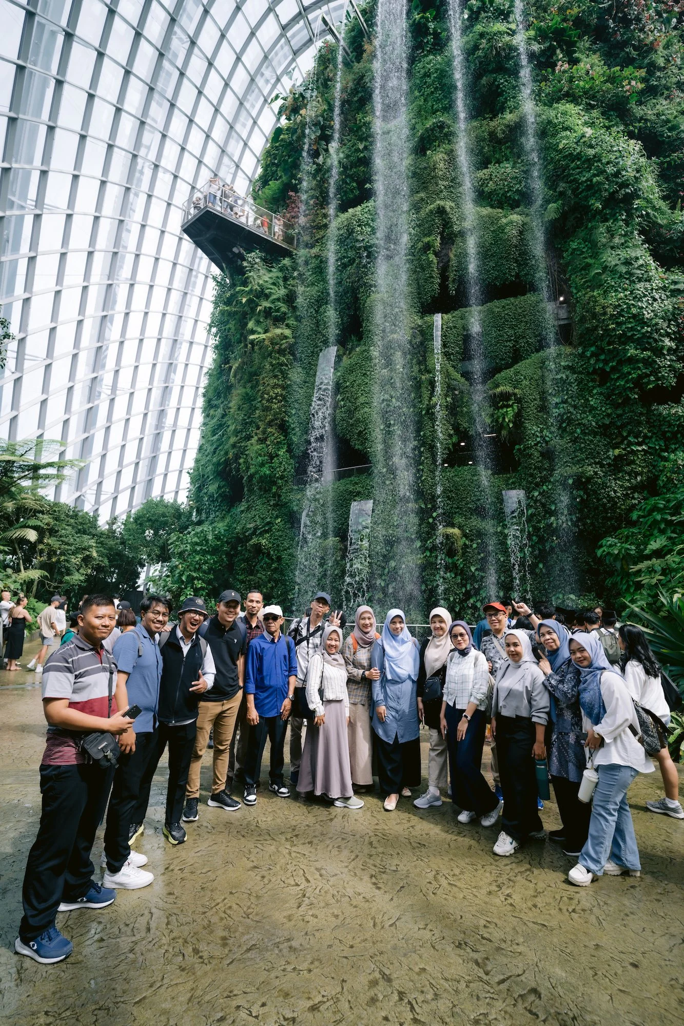 Participants posing for a picture in the Cloud Forest