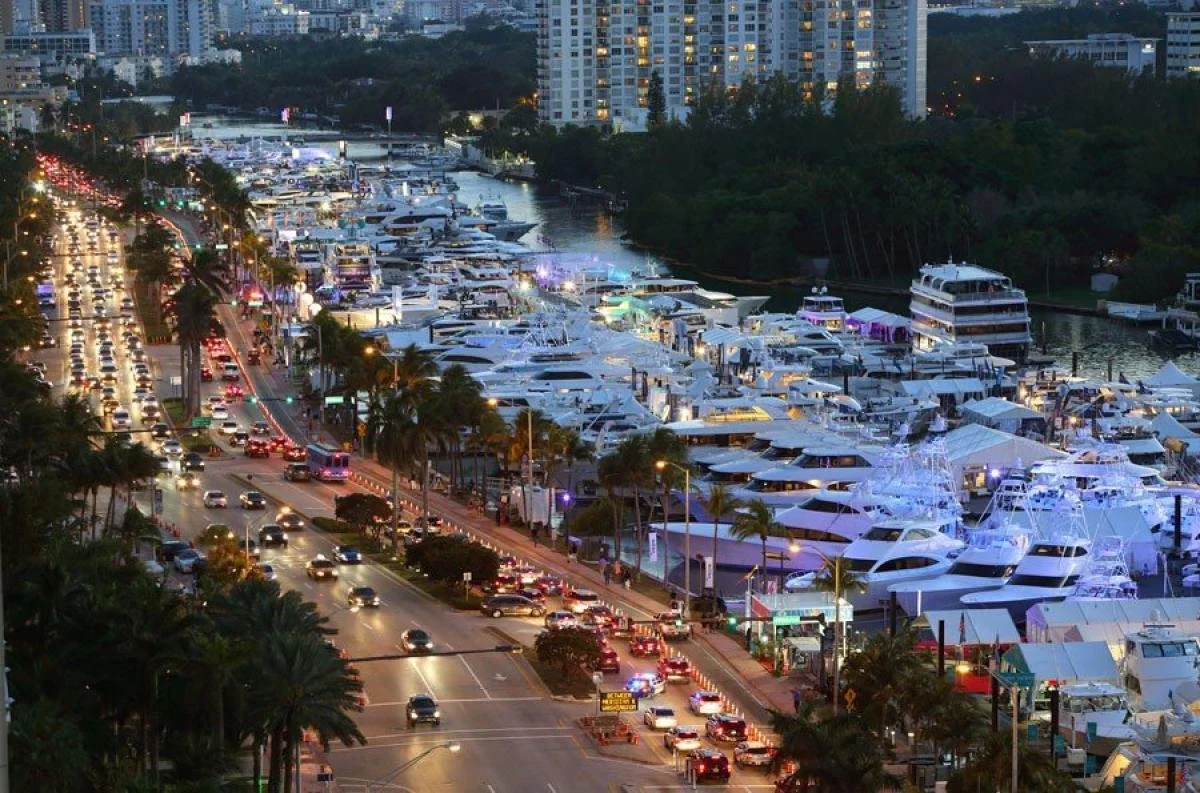 The Pros &amp; Cons of the Miami Boat Show’s Move Back to Collins Ave 
