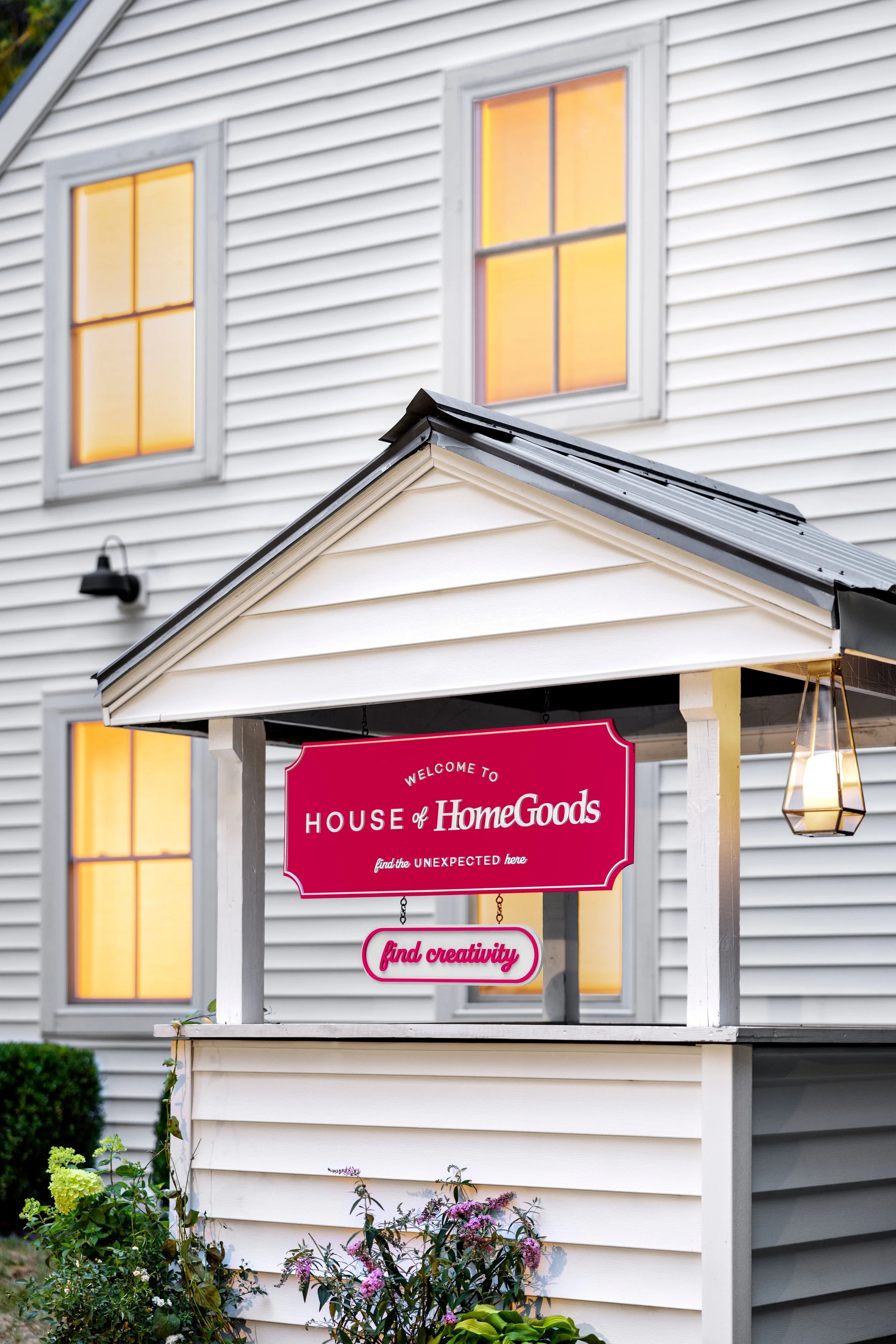 23_Exterior_Sign.jpg