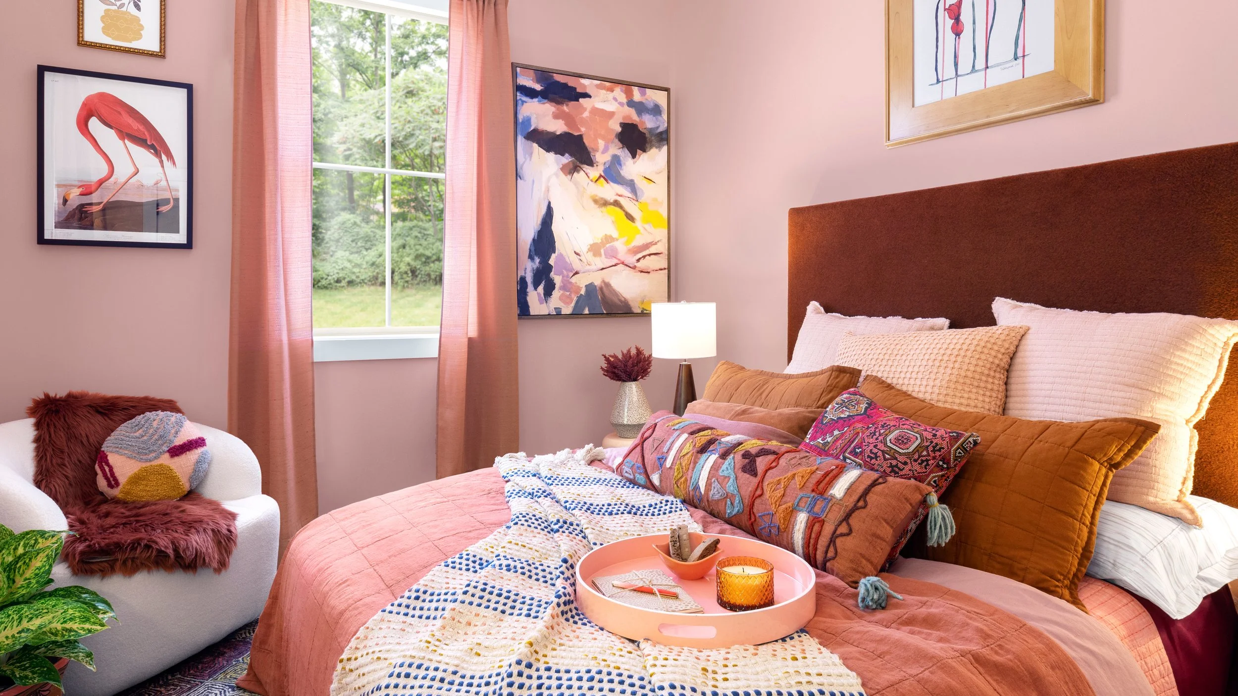 16_PinkBedroom.jpg