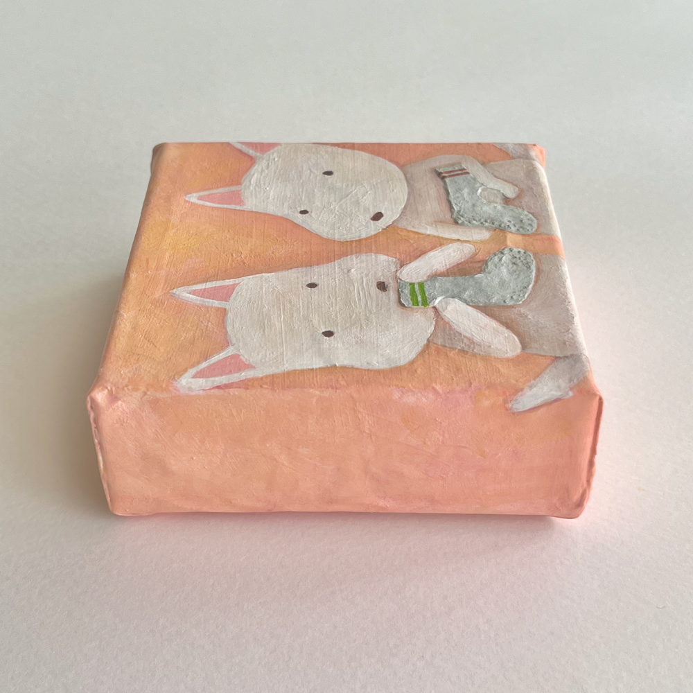 S_お気に入りの靴下　毛玉自慢 : My Favorite Socks-Look at All These Fuzzies!_05.png