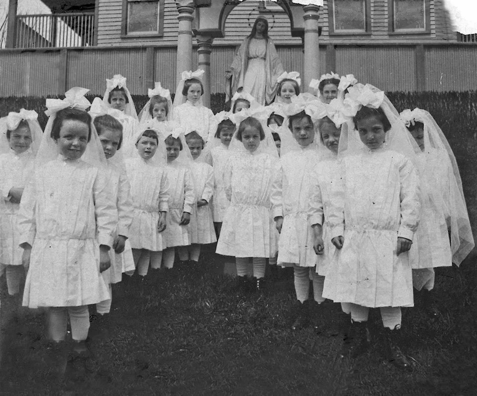 communion-group-1912-(1)-edit.jpg