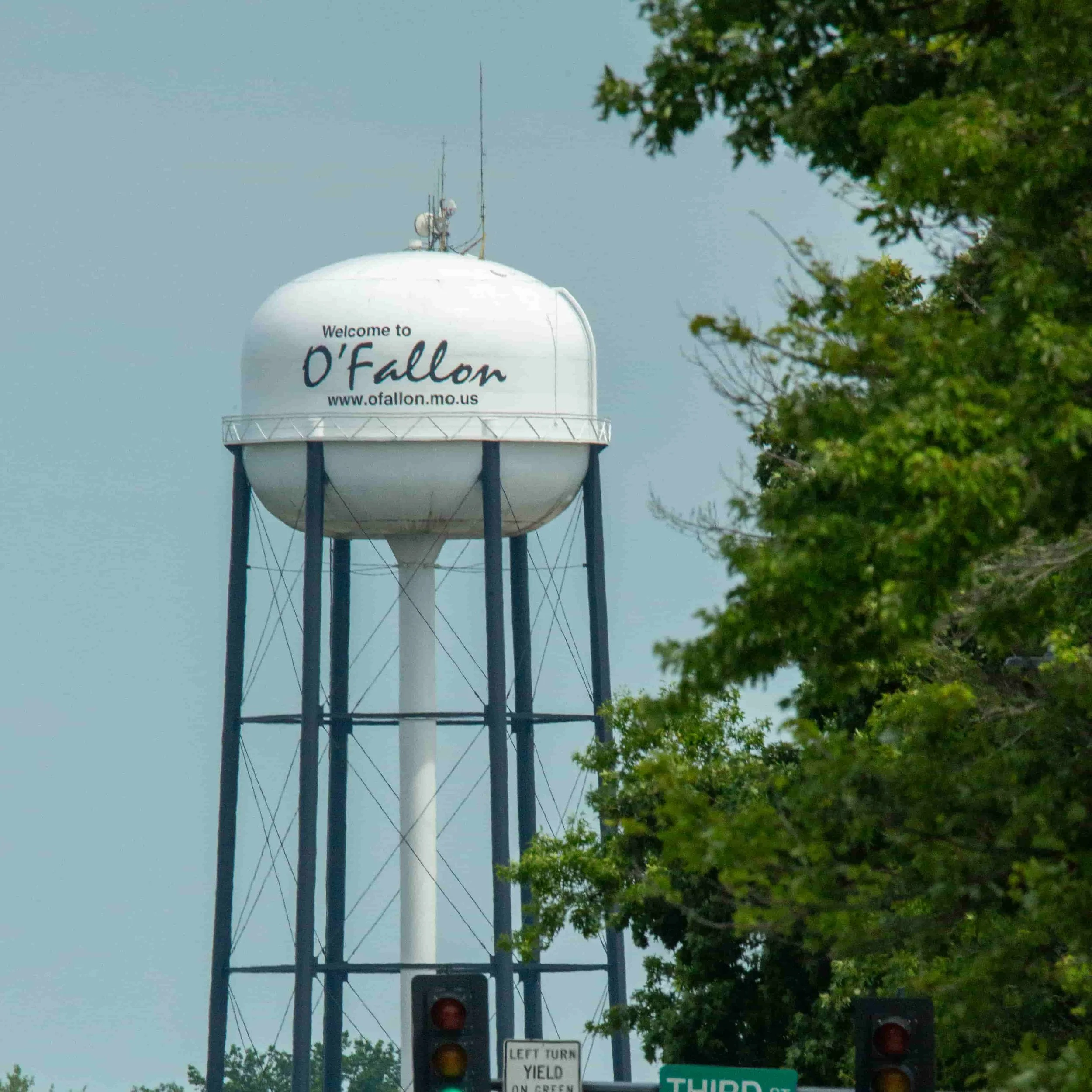 O'fallon Missouri Watertower with text on the side that reads "Welcome to O'Fallon www.ofallon.mo.us"