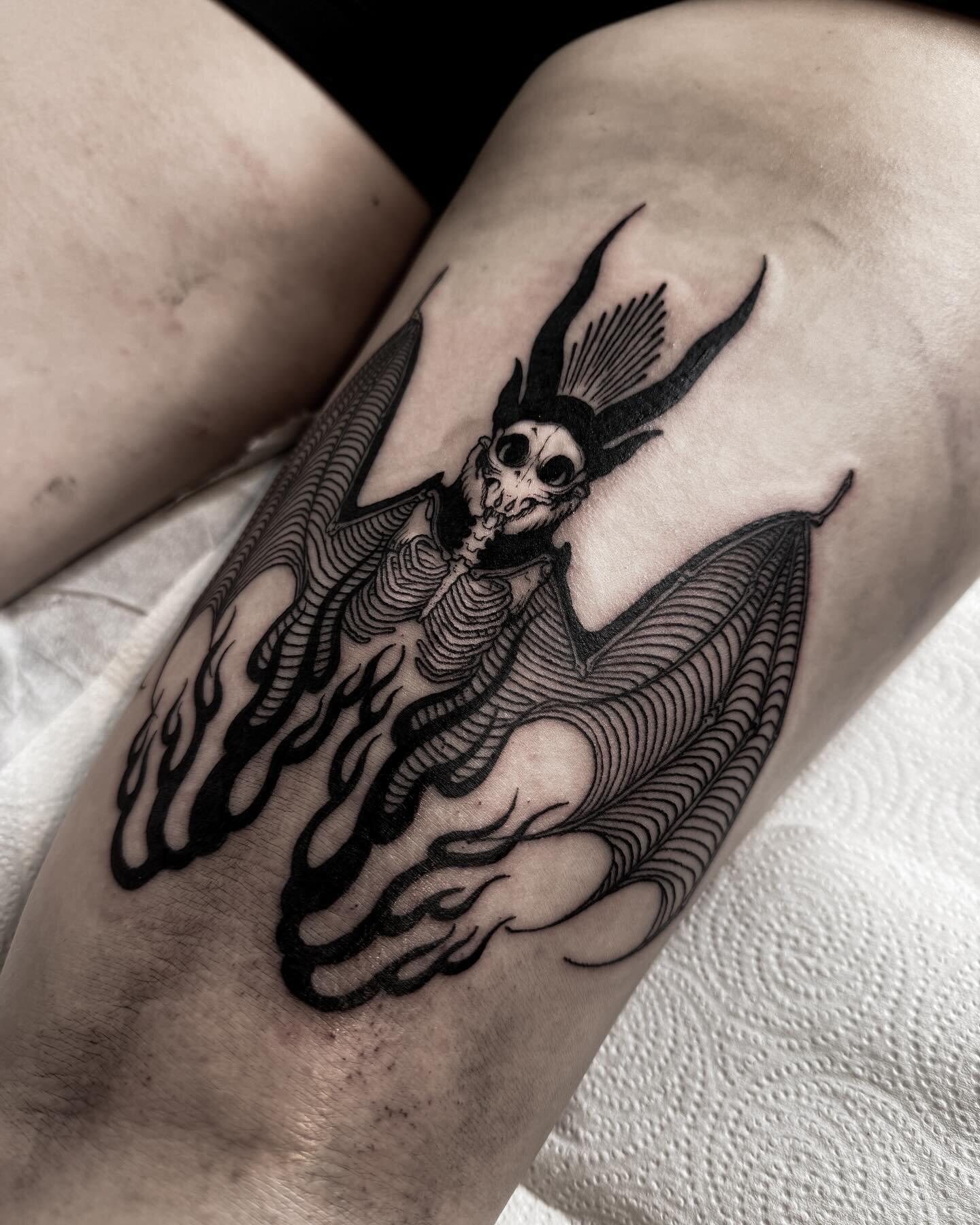 𝐁𝐥𝐚𝐜𝐤 𝐌𝐚𝐬𝐬 🦇 🔥 

Made for Nadia at @oldcrowtattoo 
.
.
.
.
.
#blackworktattoo #blackworknow #blackworkerssubmission #blackworkers #engravingtattoo #battattoo #occulttattoo #witchytattoo