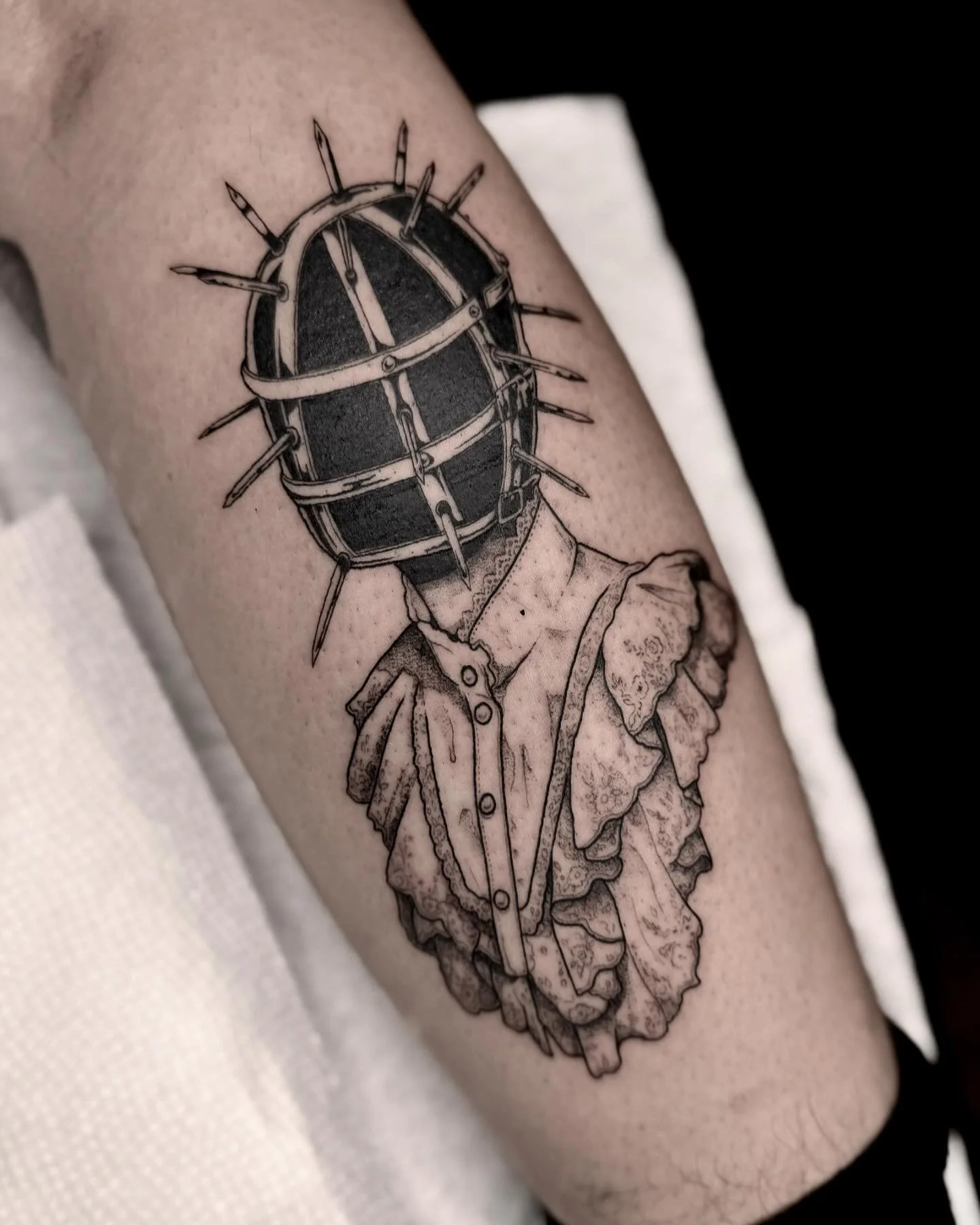 𝐃𝐞𝐩𝐞𝐫𝐬𝐨𝐧𝐚𝐥𝐢𝐳𝐞.

Thanks so much Samuel!

.
.
.
.
.
#blackwork #blackworkers #blackworktattoo #blackworknow #blackworksubmission #artobscurae #tttism #darktattoo #darktattoos #blackworkartists #illustrativetattoo @fytsupplies @blackworkers