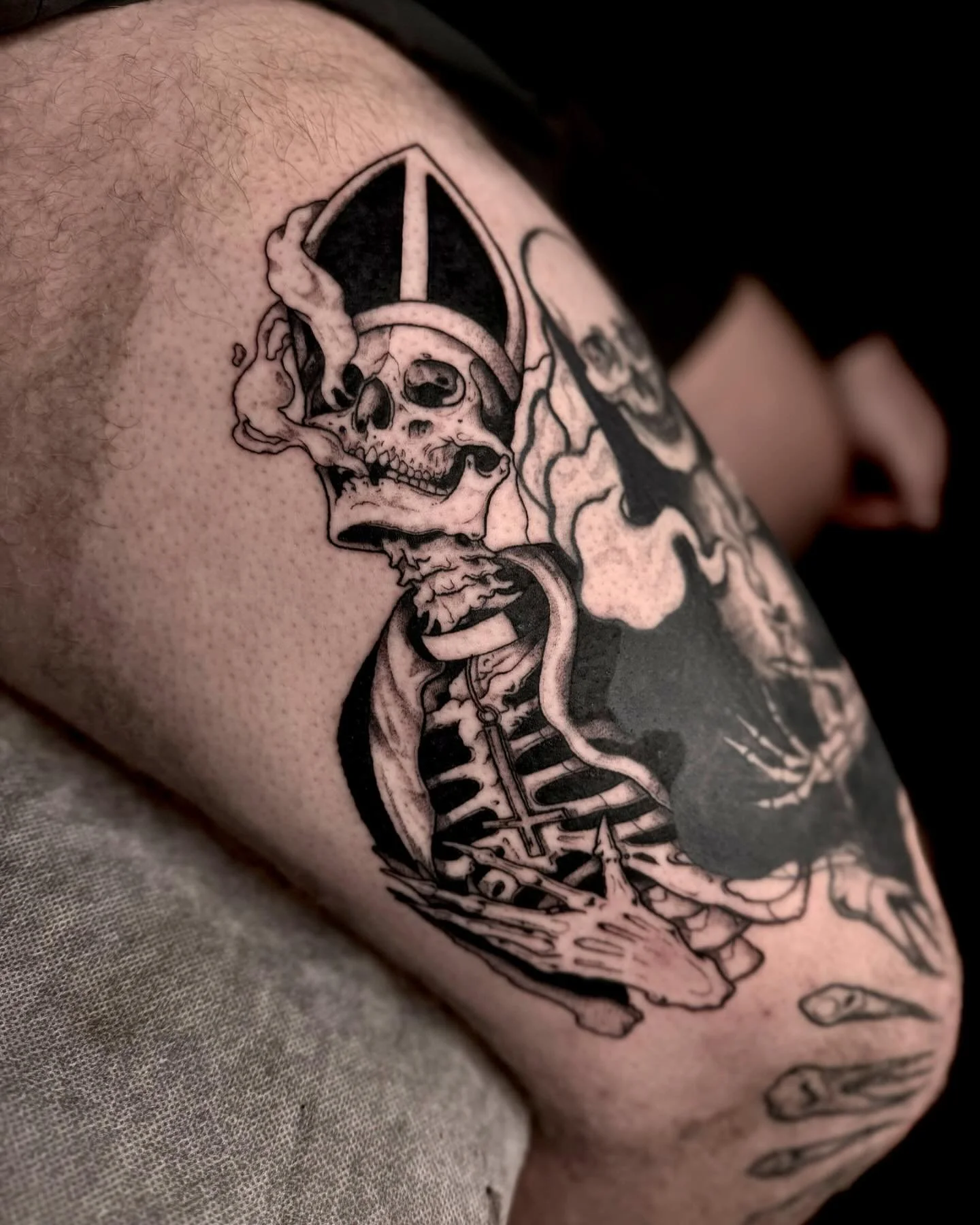 𝐒𝐚𝐜𝐫𝐢𝐥𝐞𝐠𝐞.

Thanks Mac! Pleasure as always. 

.
.
.
.
.
#blackwork #blackworkers #blackworktattoo #blackworknow #blackworksubmission #artobscurae #tttism #darktattoo #darktattoos #blackworkartists #illustrativetattoo @fytsupplies @blackworke