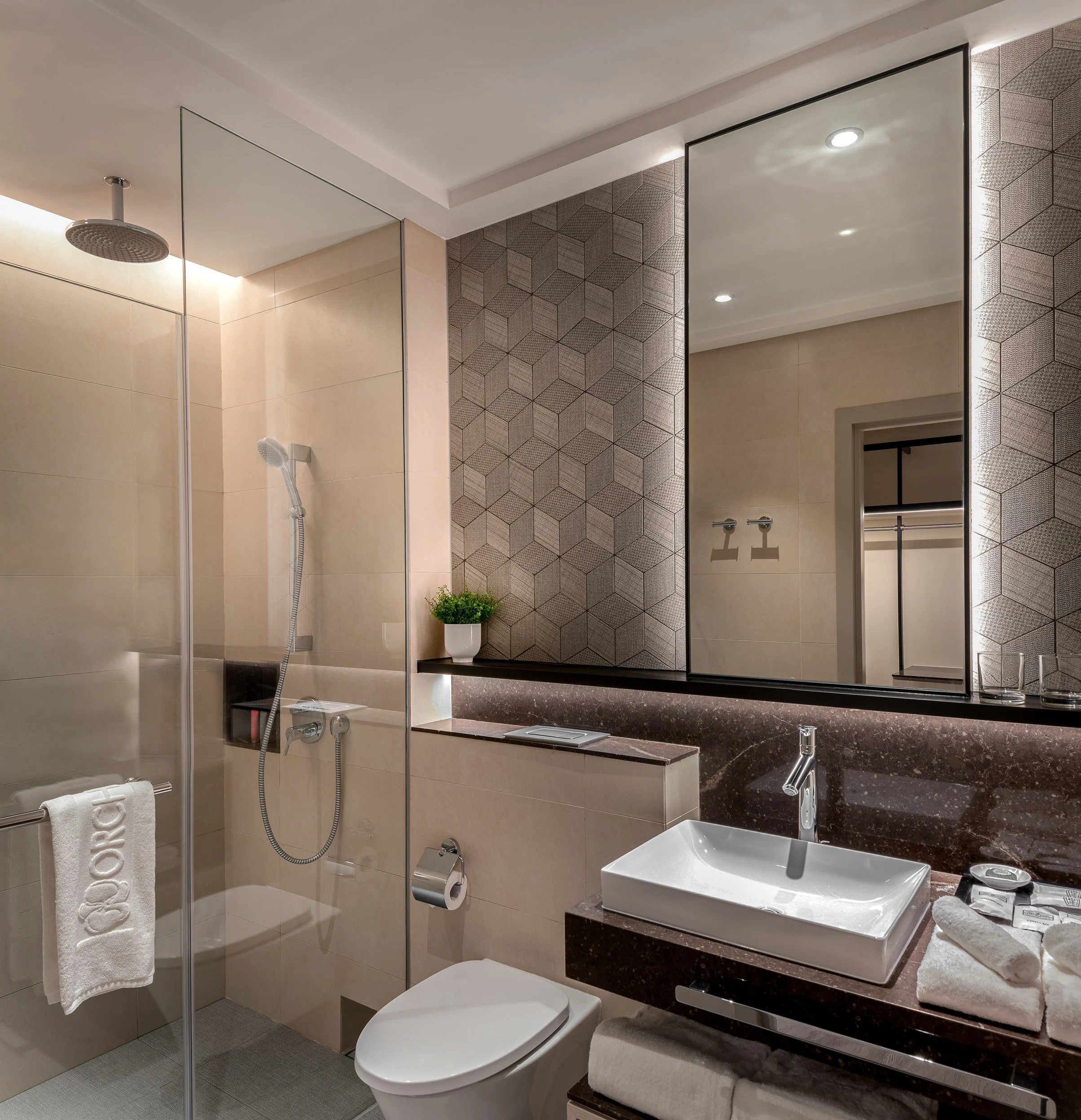 Twin Room_Bathroom-min.jpg