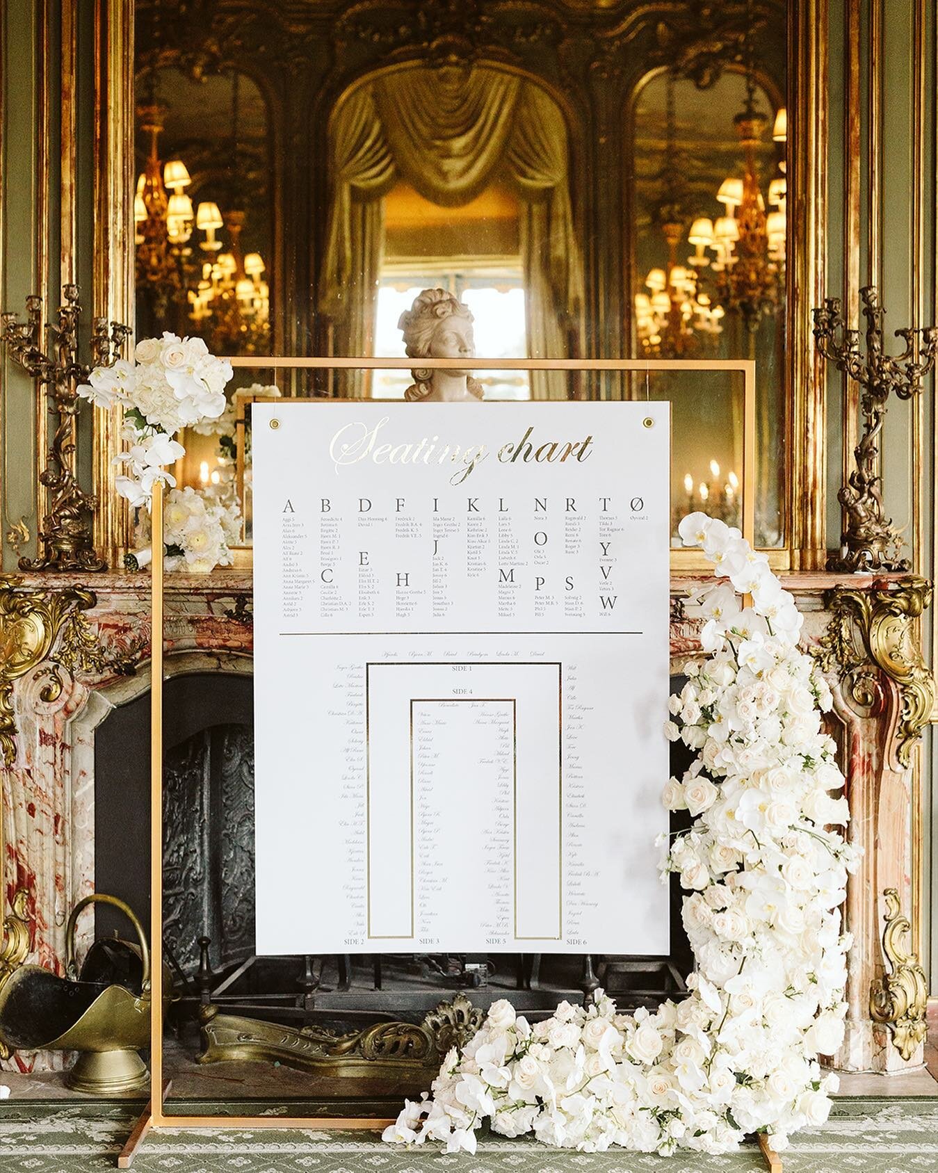 Love the white and gold details⭐️ Seating chart and stunning flowers by @wildaboutflower 🌸

Location: @Clivedenhouse
Photographer @moment_studio
Gorgeous flowers by @wildaboutflower
Wedding planner and designer: GLENNE Luxury Weddings &amp; Events
.