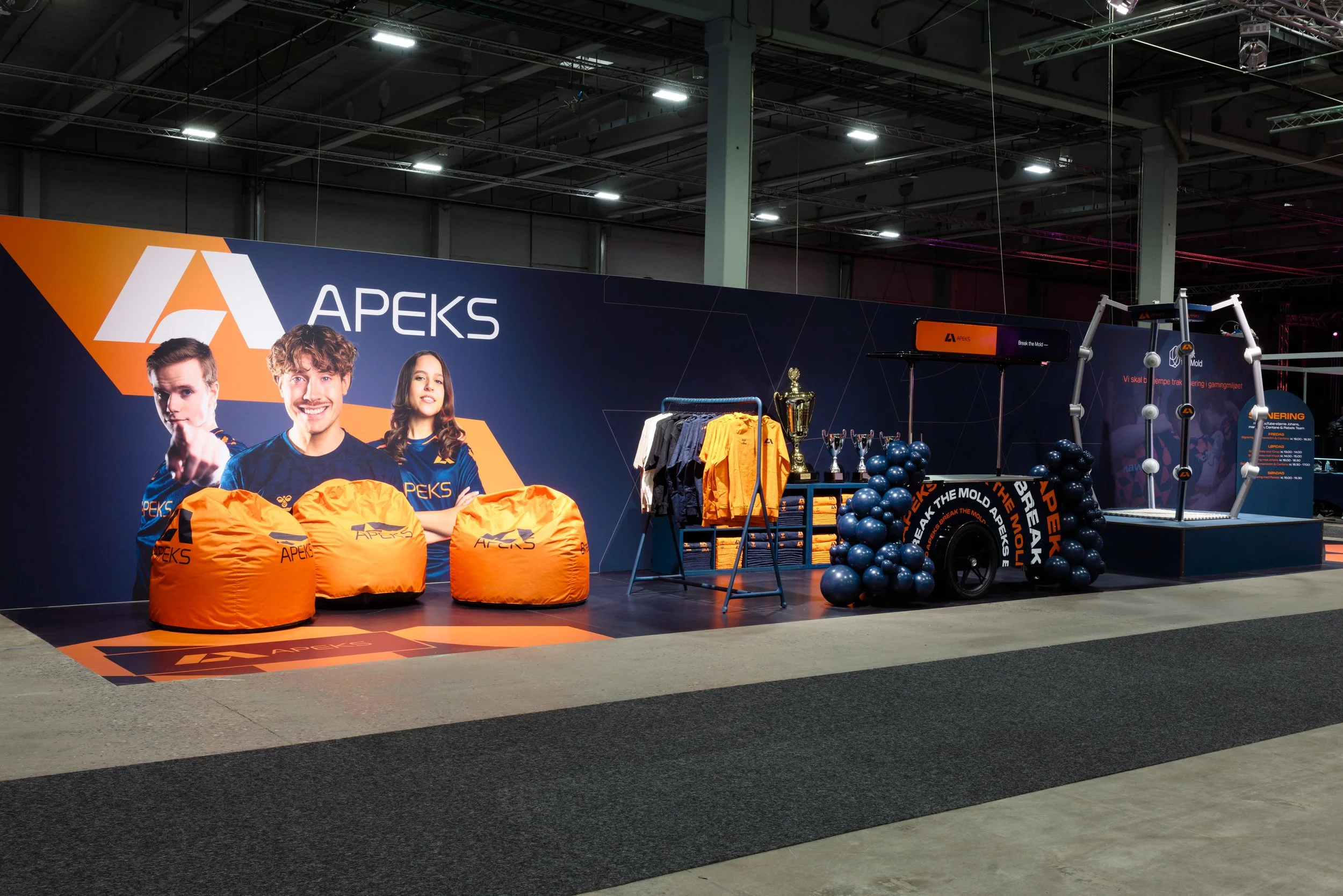 5706-10645Glennewedding-Apeks-107.jpg