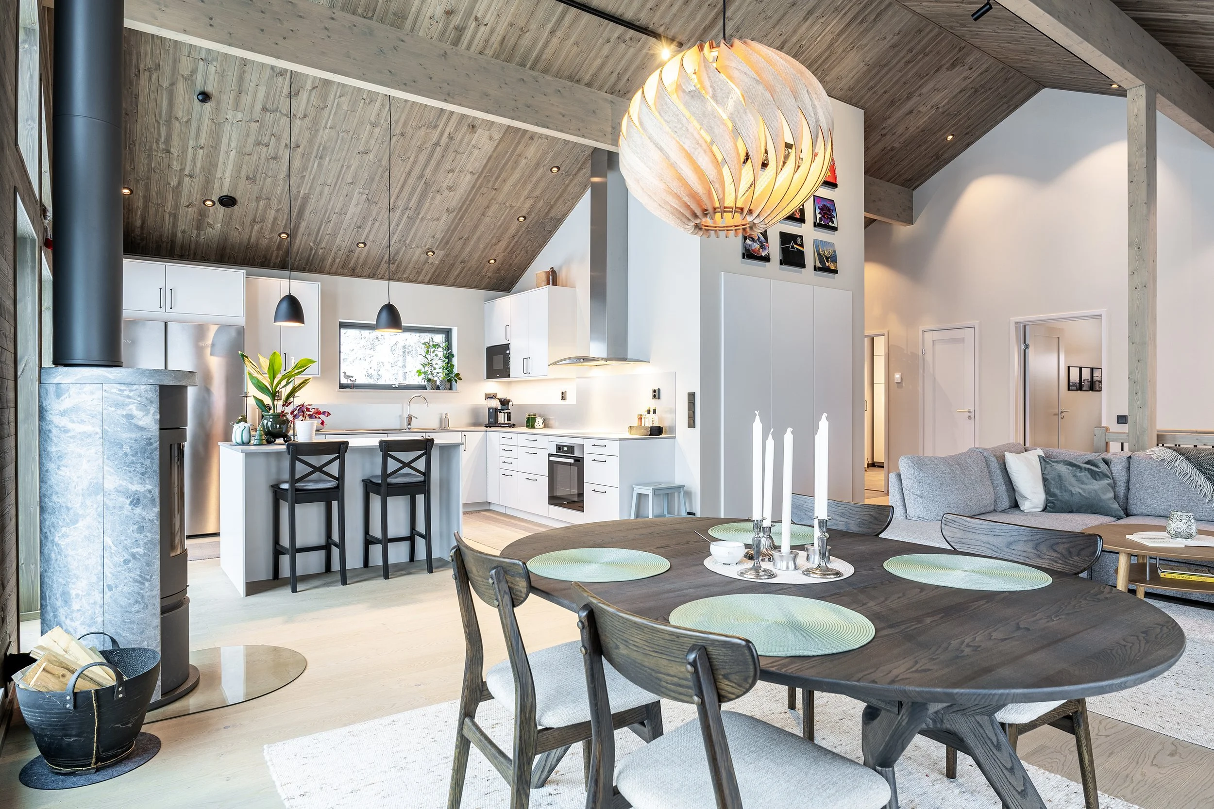 Fredrik Danielsson Portfolio - 01 3000px.jpg