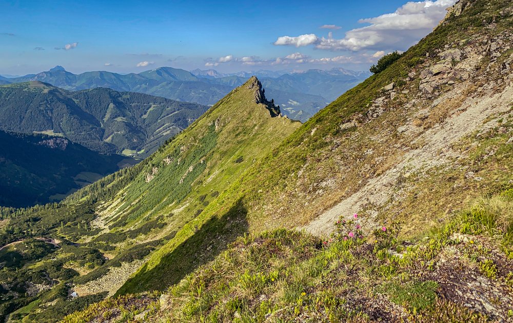Hřeben Seckauských Taur za vrcholem Kerschkern