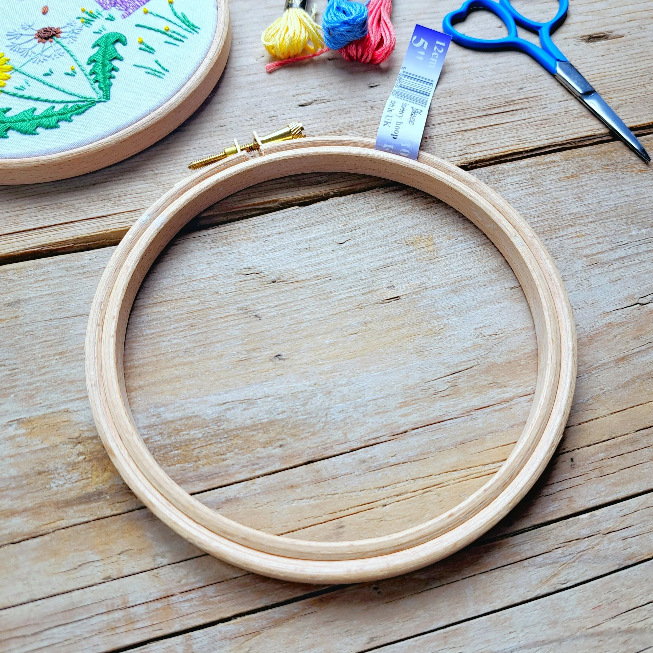 5-inch Elbesee hardwood embroidery hoop with product label