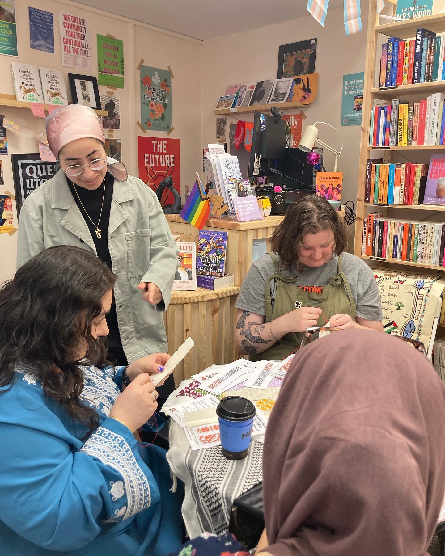 We had such a lovely start to the morning today with another Tatreez workshop, tutored by the ever wonderful Muna from @tatreezrevival whose expertise and enthusiasm about this beautiful embroidery is so infectious. 

Thank you all for coming and to 