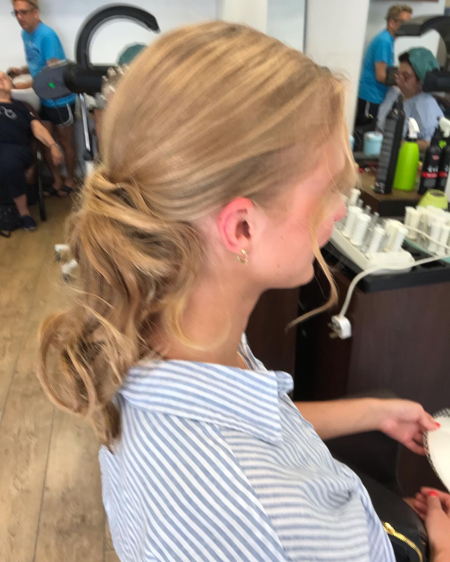 All ready for the races 🏇🎉 #royalascot #ascot #ascotraces #hairdresser #hairstylist #hairstyles #earlsfield #earlsfieldhair #southlondonhairdresser #londonhairdresser