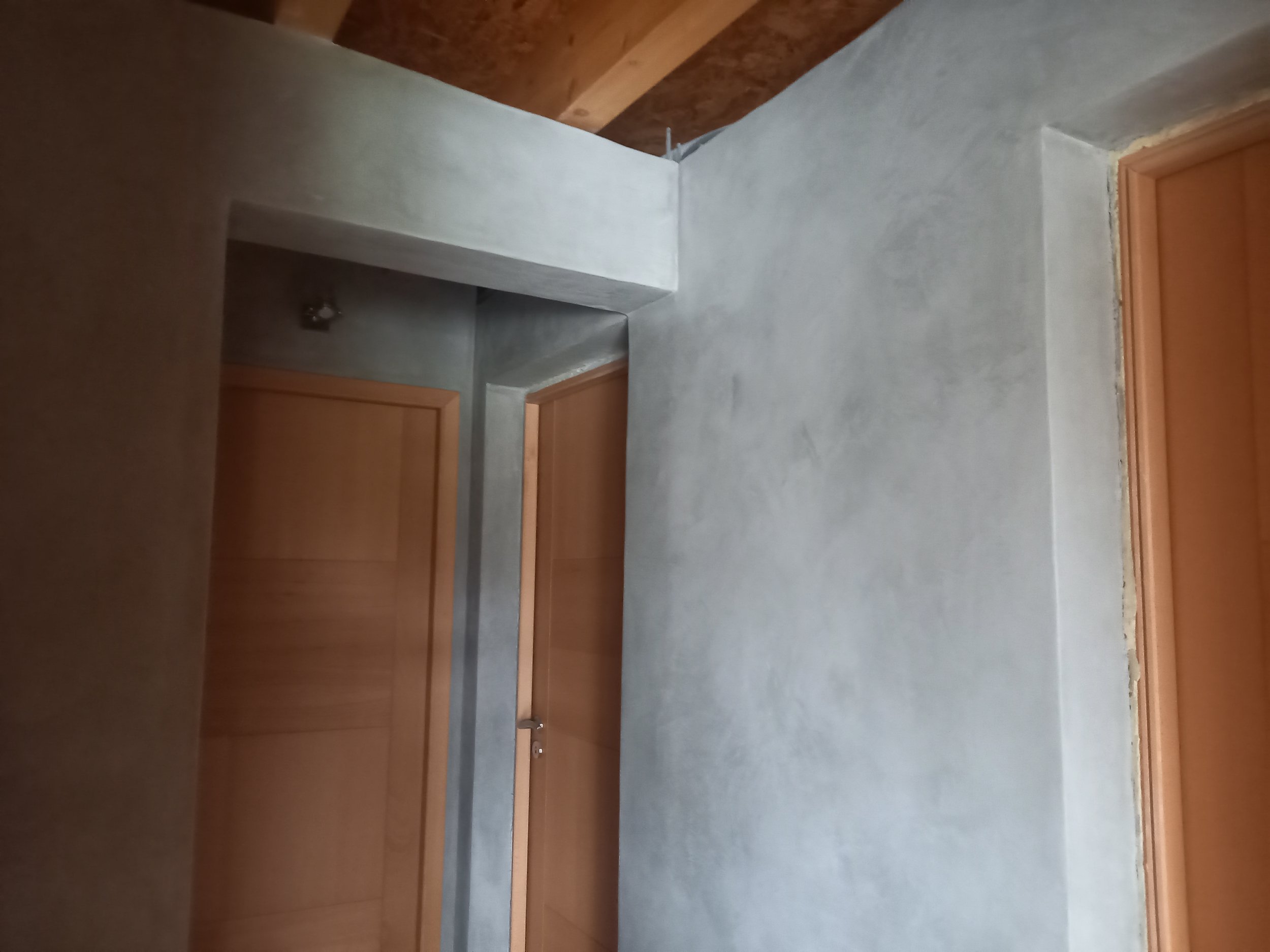 beton cire sur murs en beton banche maison bioclimatique stuc ciment ...