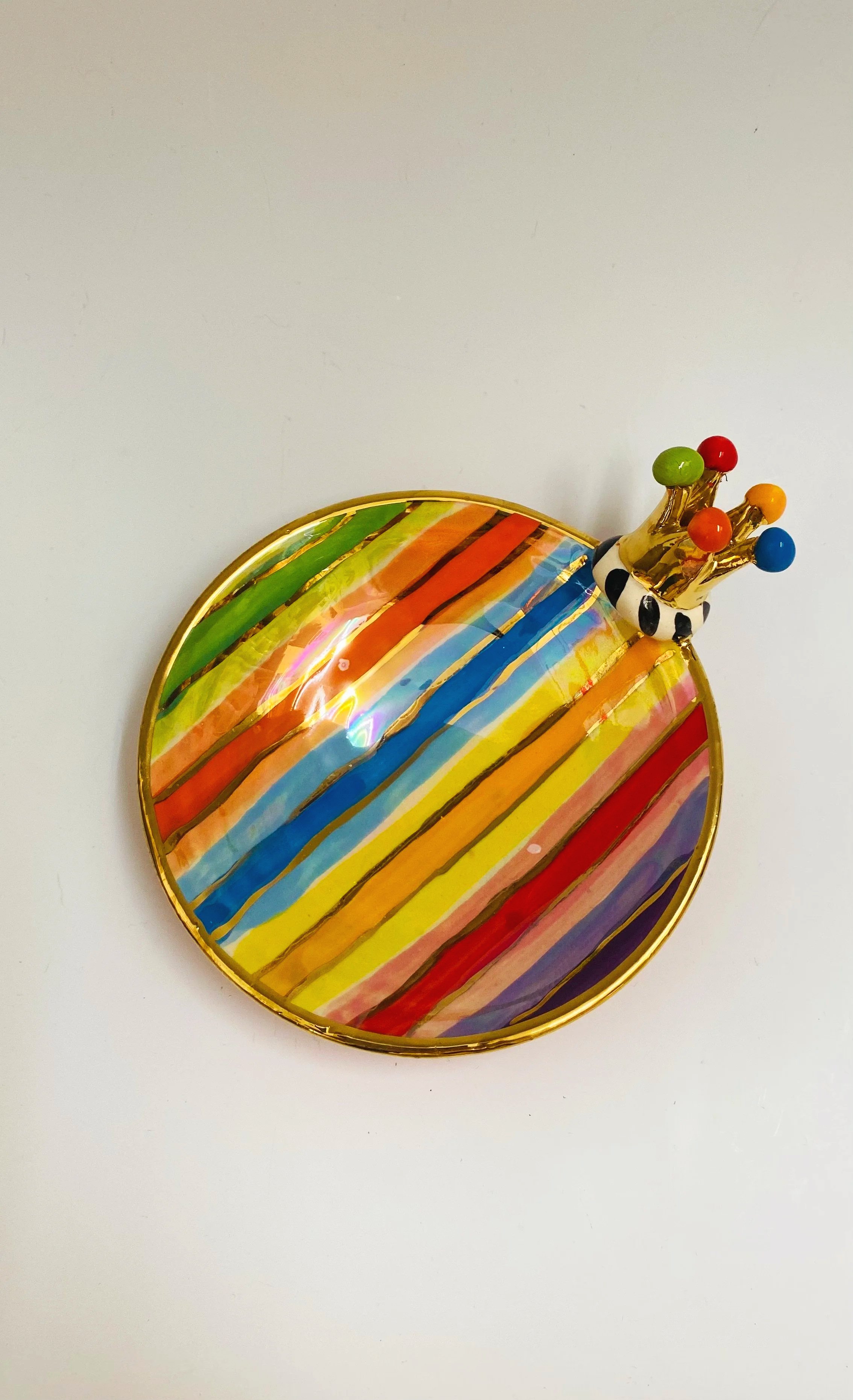 Crown saucer D16cm H6cm £92.00