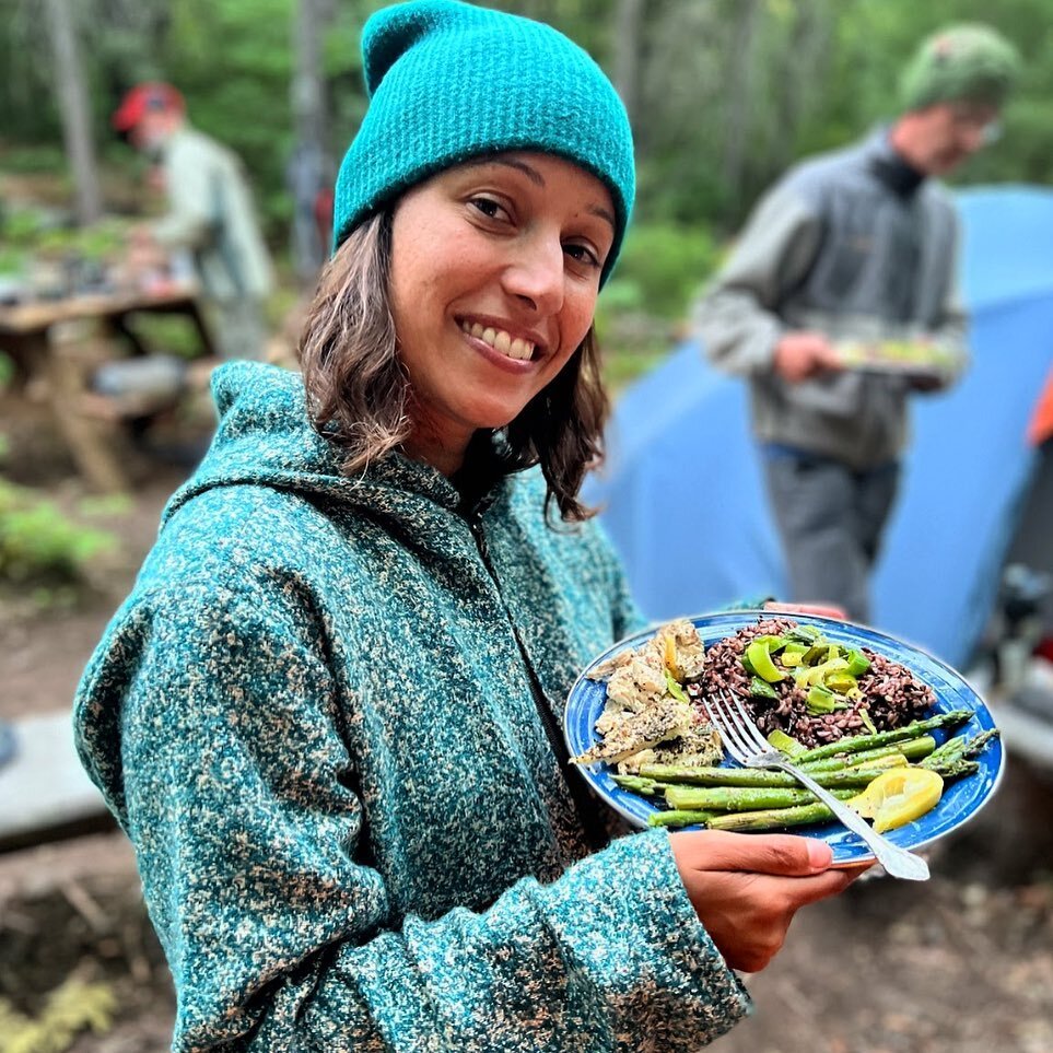 🏕looking for low-impact exploration that is both challenging and nourishing? WE GOT YOU! 

🥩Local, regenerative meats from @goodfamilyfarmstore_. Line caught, local perch from Herbert Fisheries. Farm fresh asparagus. 
.
.
🌊waterwoman, freediver, t