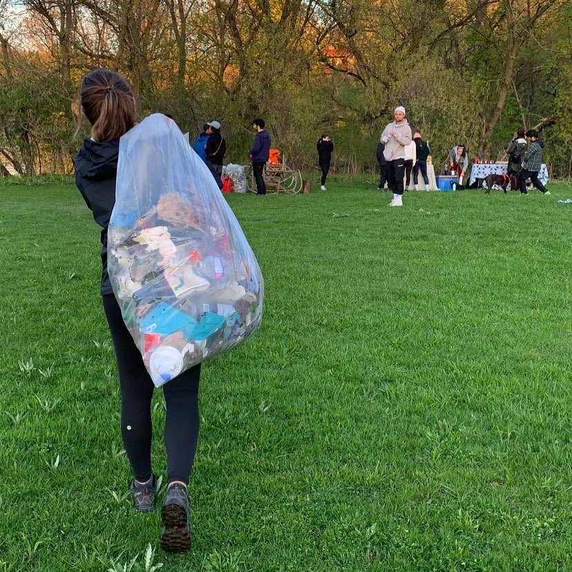 🌗Cleanup #126; Full Moon Cleanup 
🌍285lbs collected, 18 Wastelanders 
🥾1hr 20min cleanup, Kings Mill Park
🙏🏽Free or Donate What you Can 

Thank you to everyone who contributed their precious time and energy. For sinking into the sound bowls and 