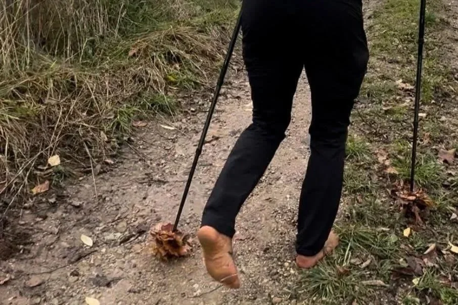 101km Barefoot Hike for Presence in Nature
