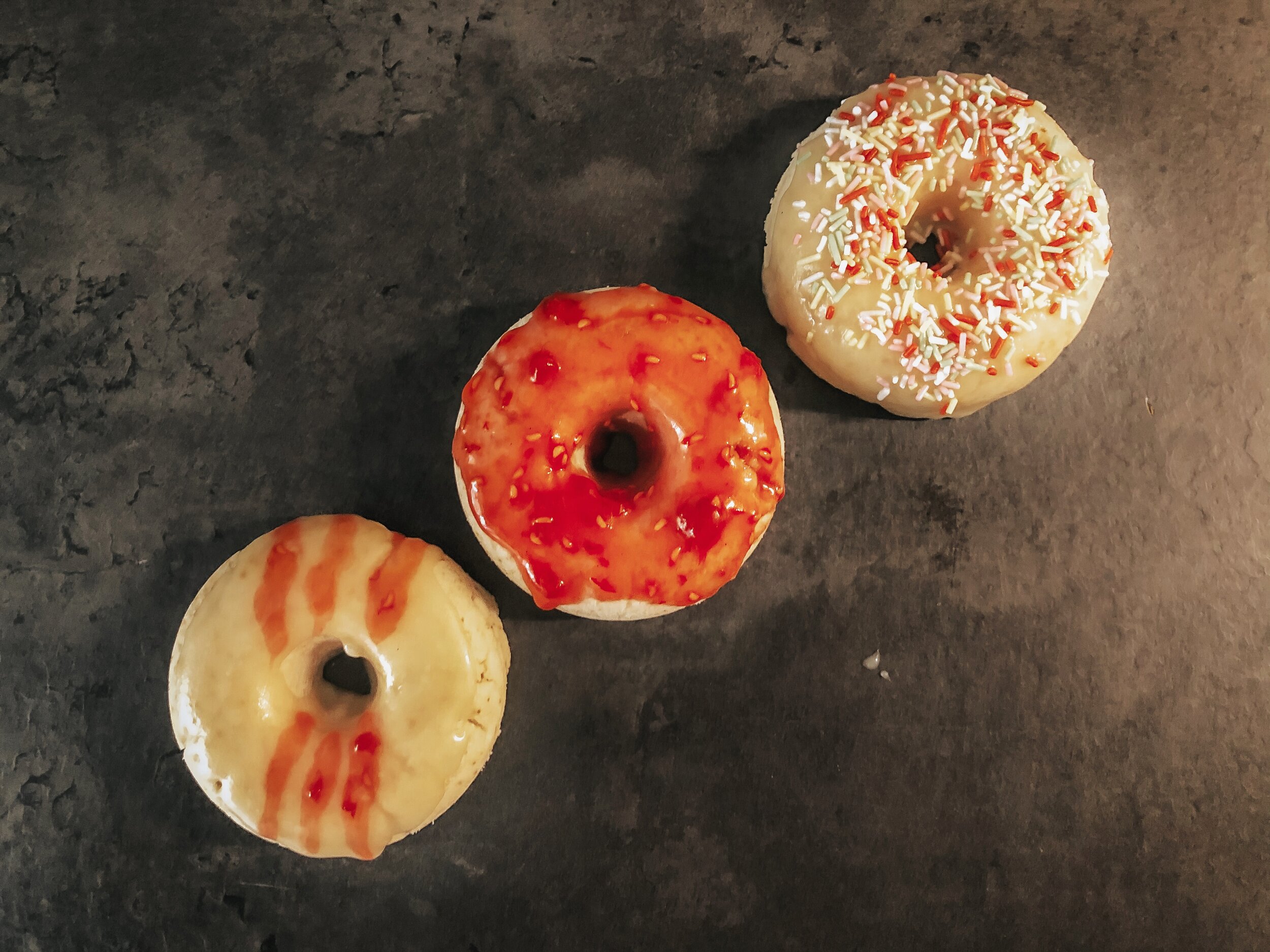 Donuts alle mandorle con vaniglia e limone senza glutine vegan 