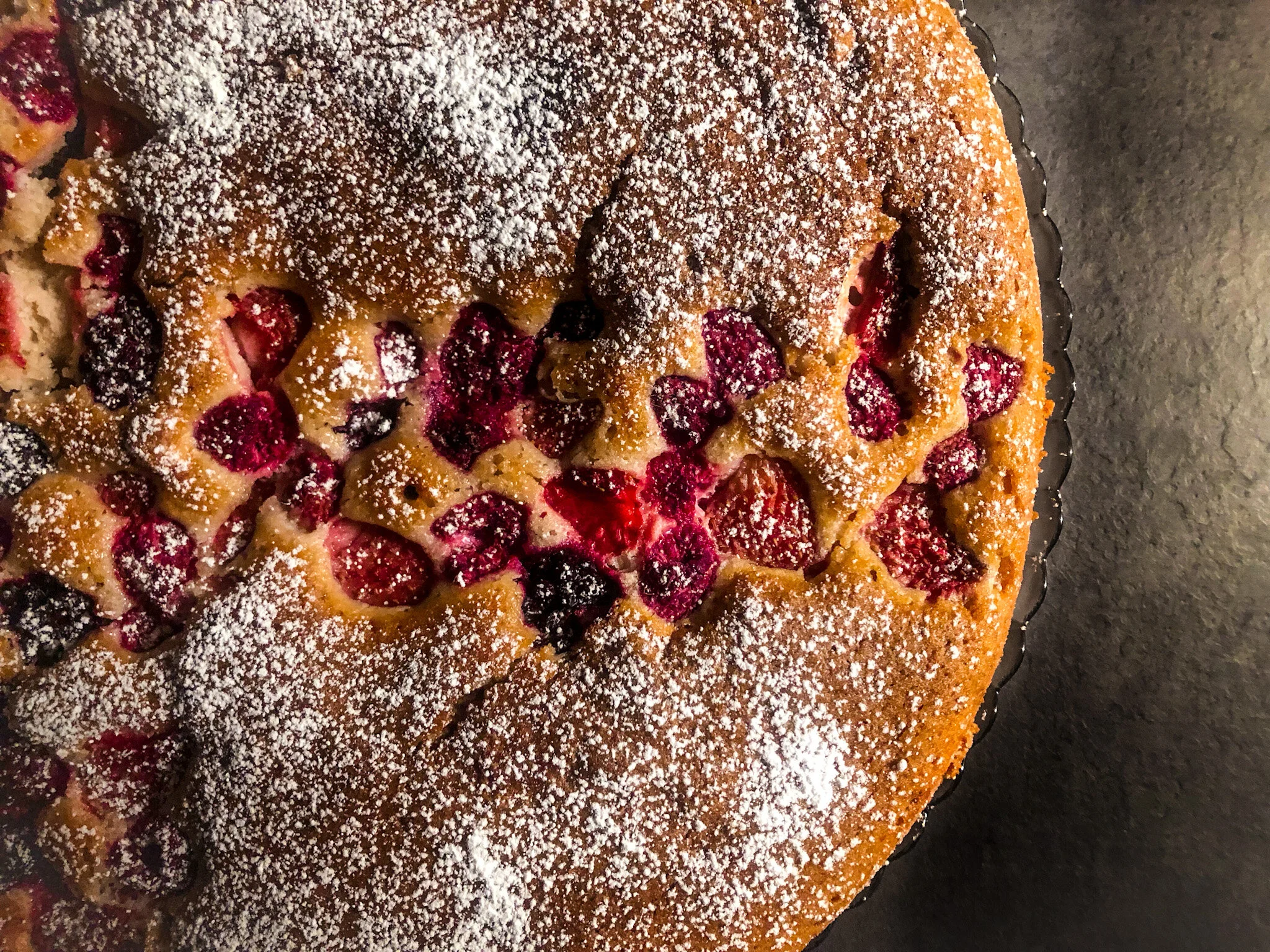 Torta senza glutine e senza latte ai frutti di bosco