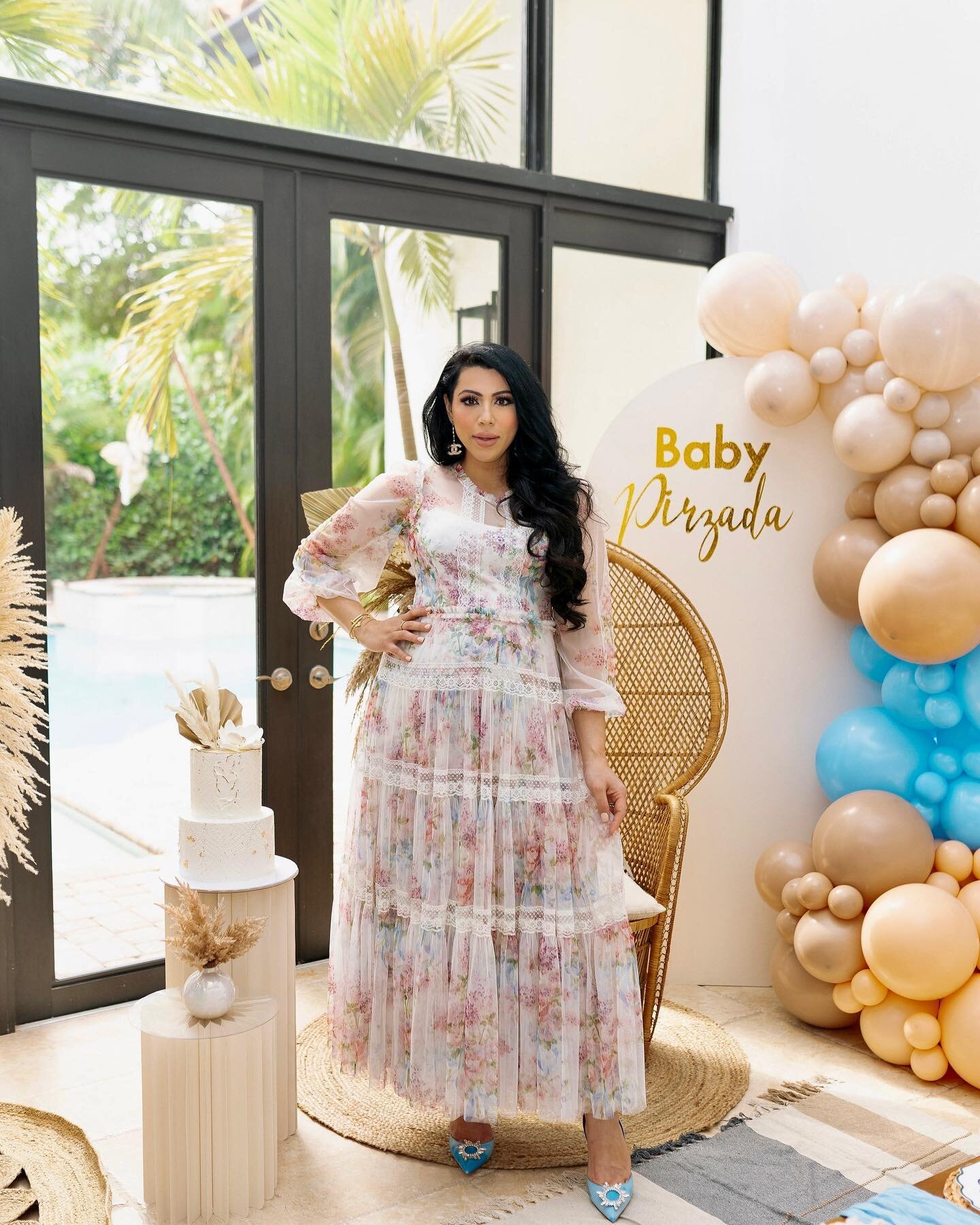 Absolutely loved the details of this intimate Boho Baby Shower. Congrats to our stunning Mama to be! 🥰🤍 @kenzawenza 
-
Planning + Design: @tinywondersevents 
Backdrop + Chair Rental: @tinywondersevents 
📸: @emmacastcreative 
🎈 : @petalosas 
🎂 : 