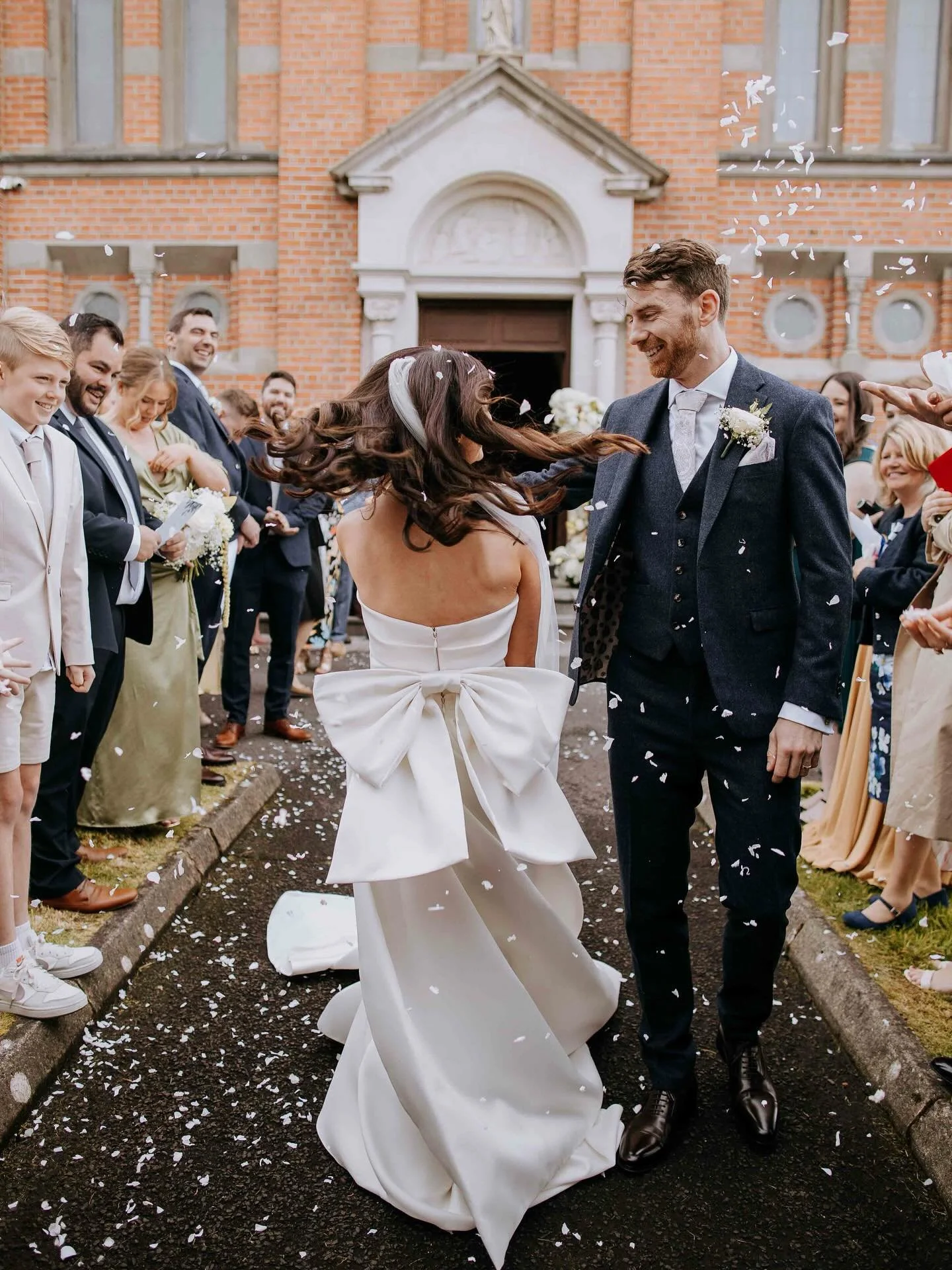 Let’s be honest, the main character here is the dress! Just wow! Therese & Gavin, you had a fine performance too 😉 all the smiles, all the laughs… all you need.