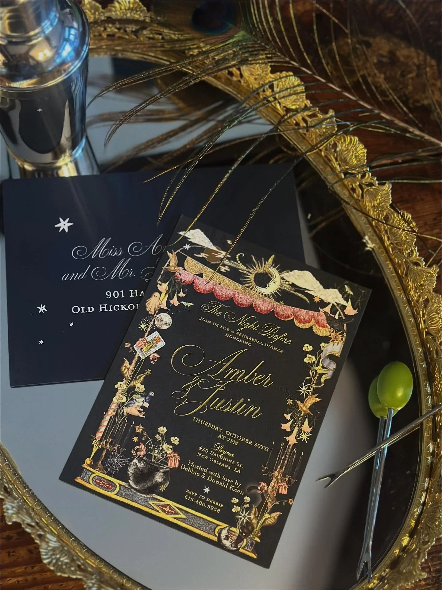 Obsessed with this rehearsal dinner invitation on Halloween weekend 👻🐈&zwj;⬛🎃 gold foil was the perfect touch✨🪩