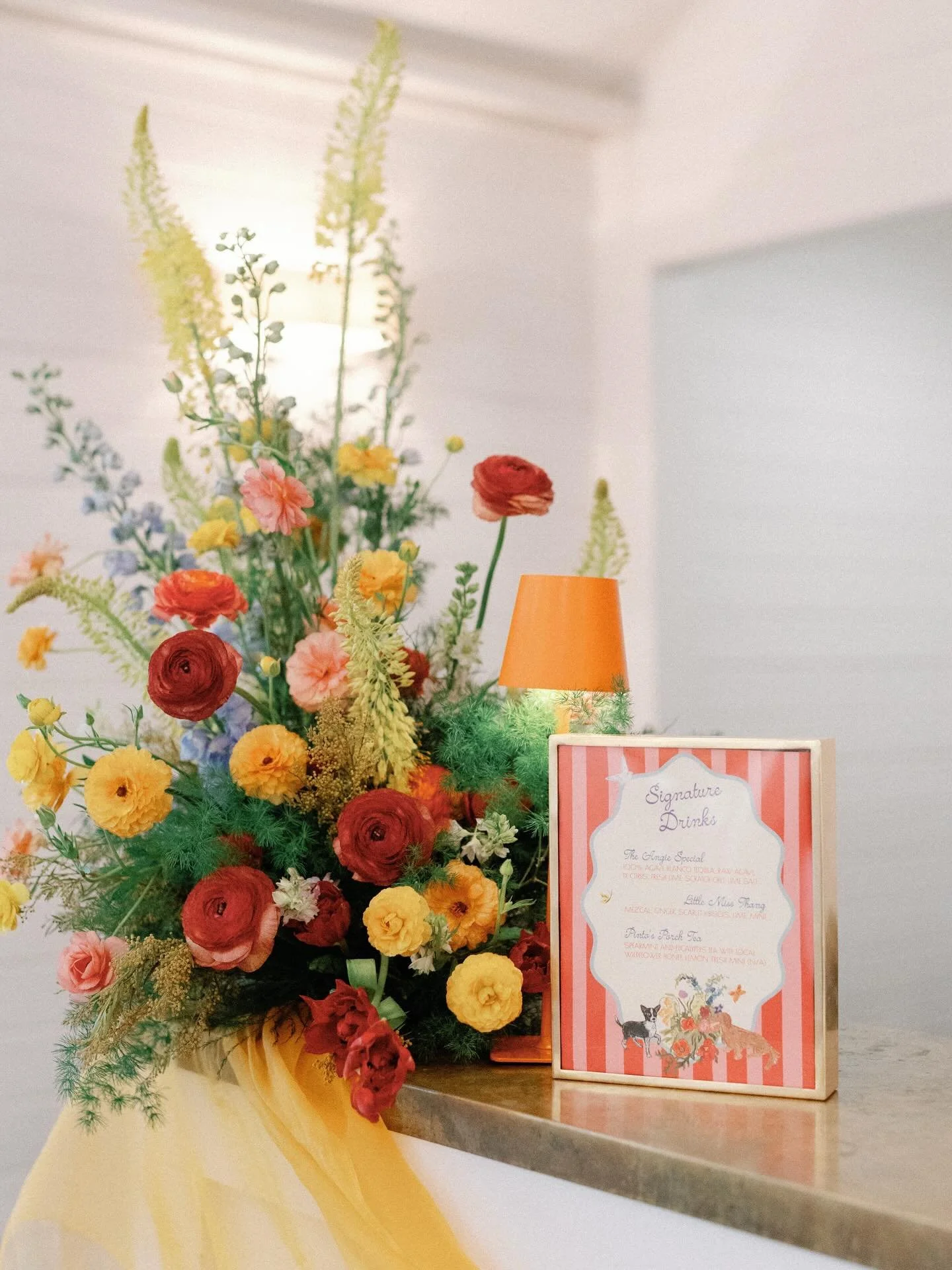 &ldquo;May I have the Little Miss Thang pls?&rdquo;
We love a bar menu moment, especially with these @remiandgold florals🤩

@carolinerobertphoto 
@pearleventsaustin