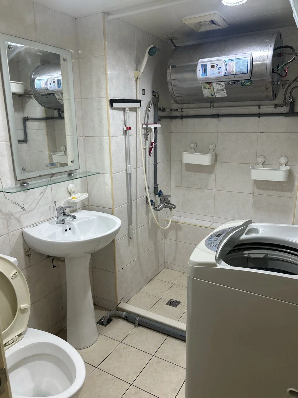 "Dongmen Taipei rental building common area lounge - Taiwan furnished accommodation amenities