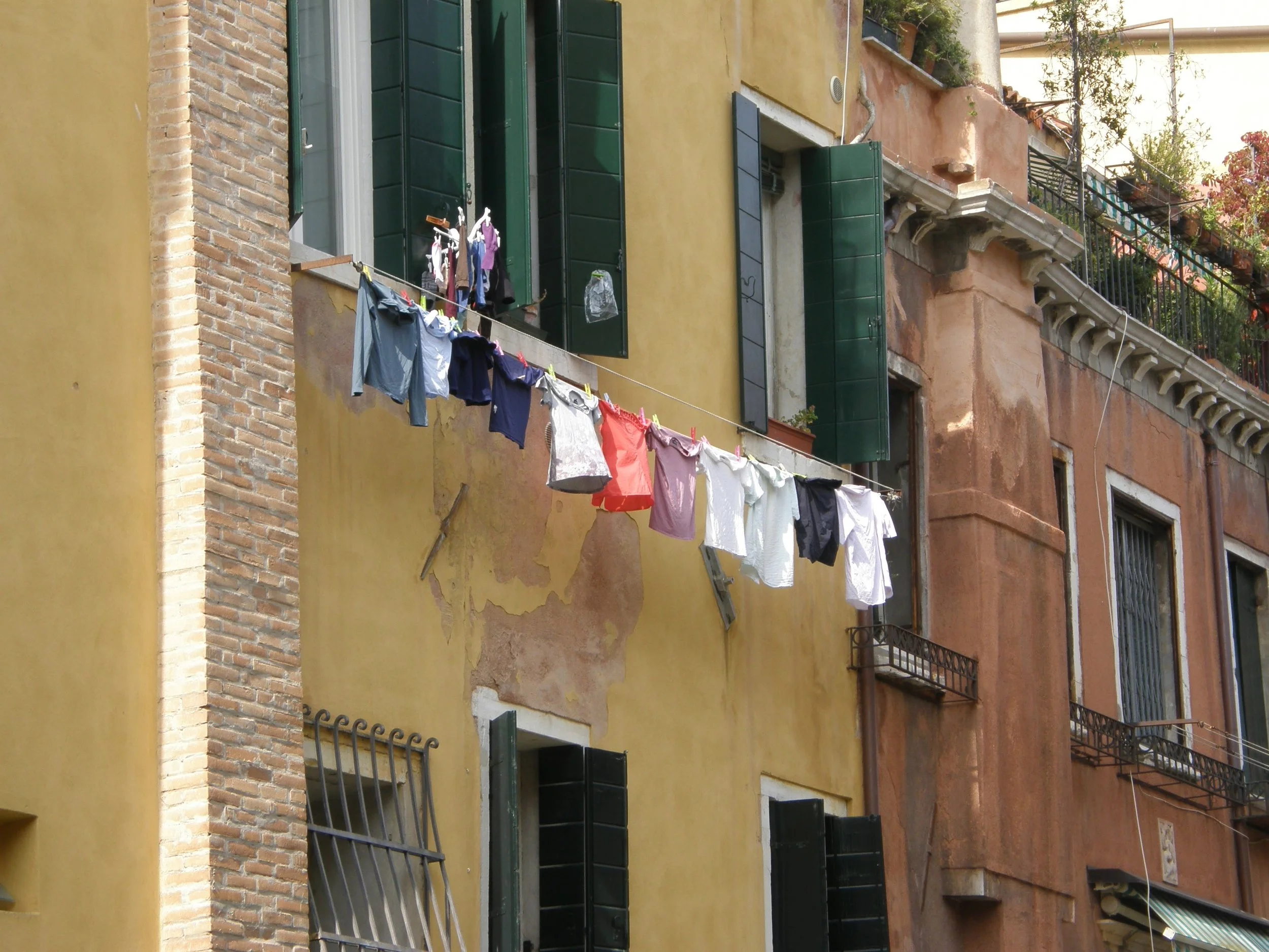 Laundry drying on the line 