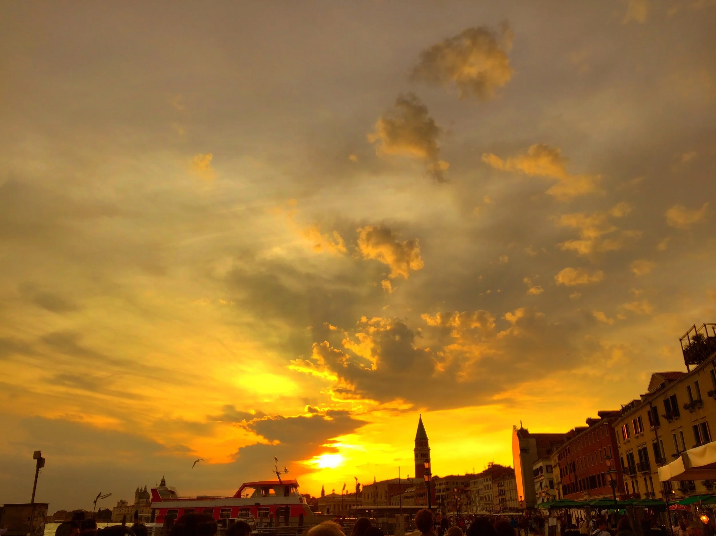  Sunrise skies while walking along the Grand Canal 