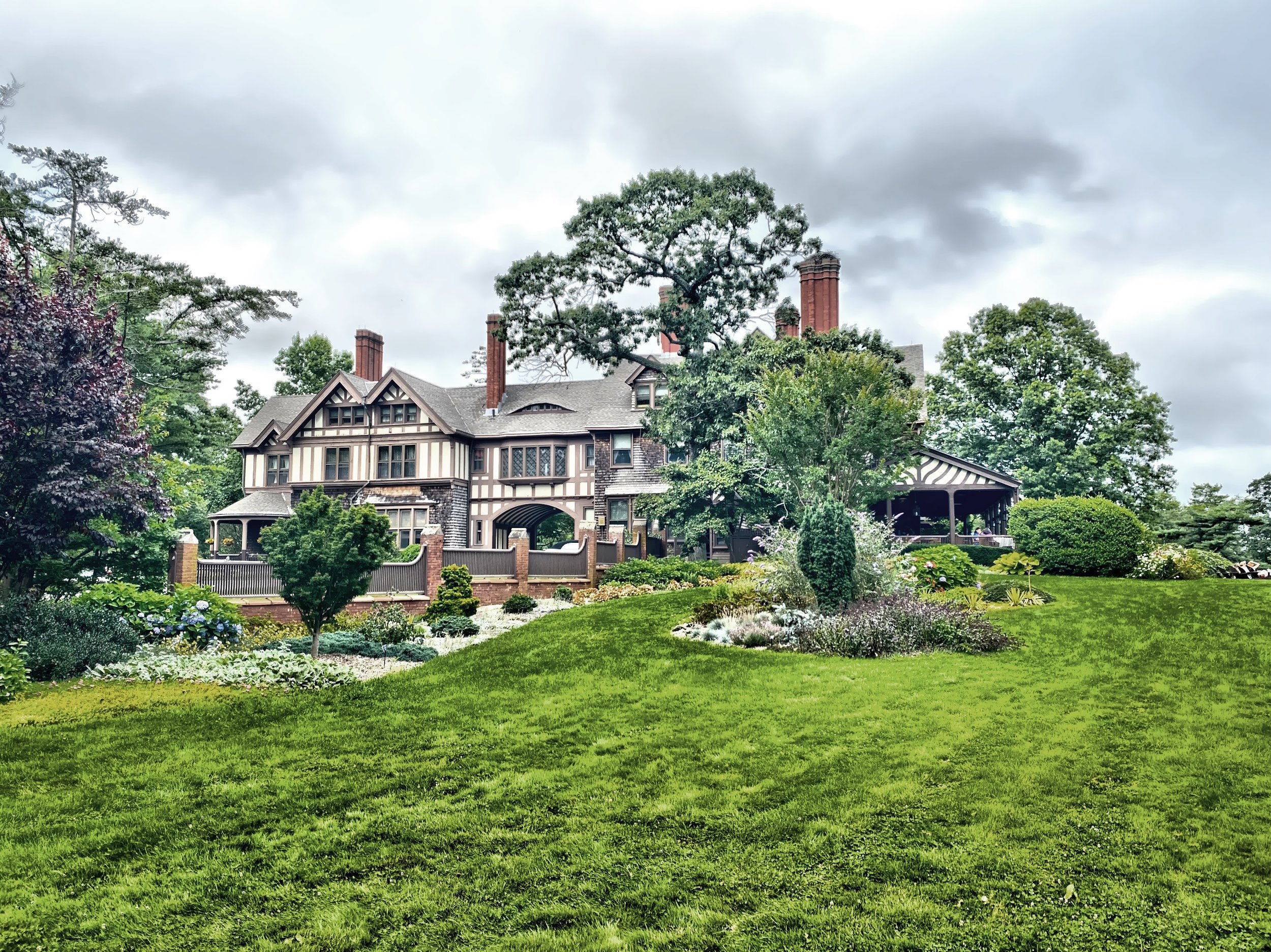  Another view of the manor house 