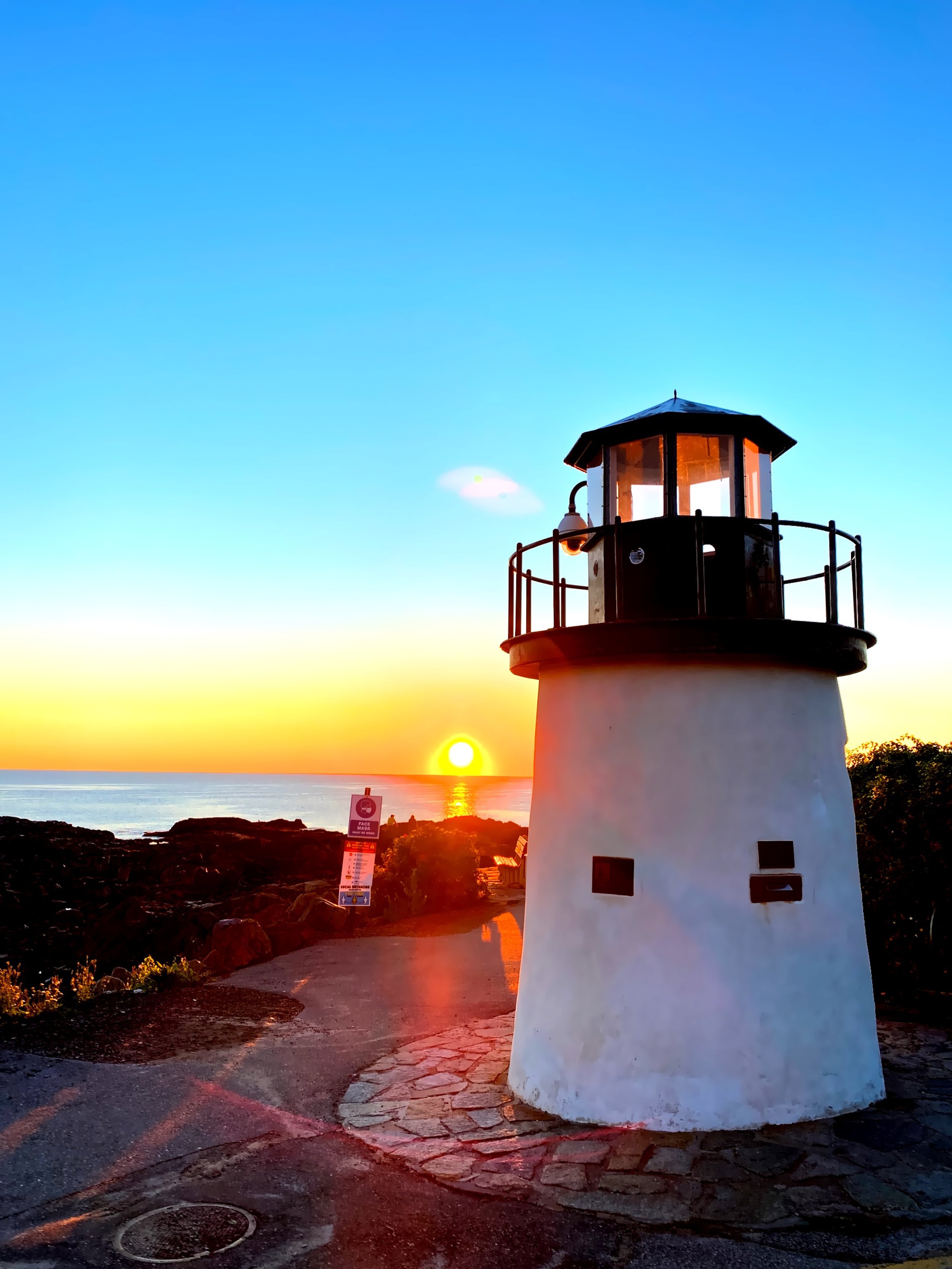  The lighthouse in Perkins Cove 