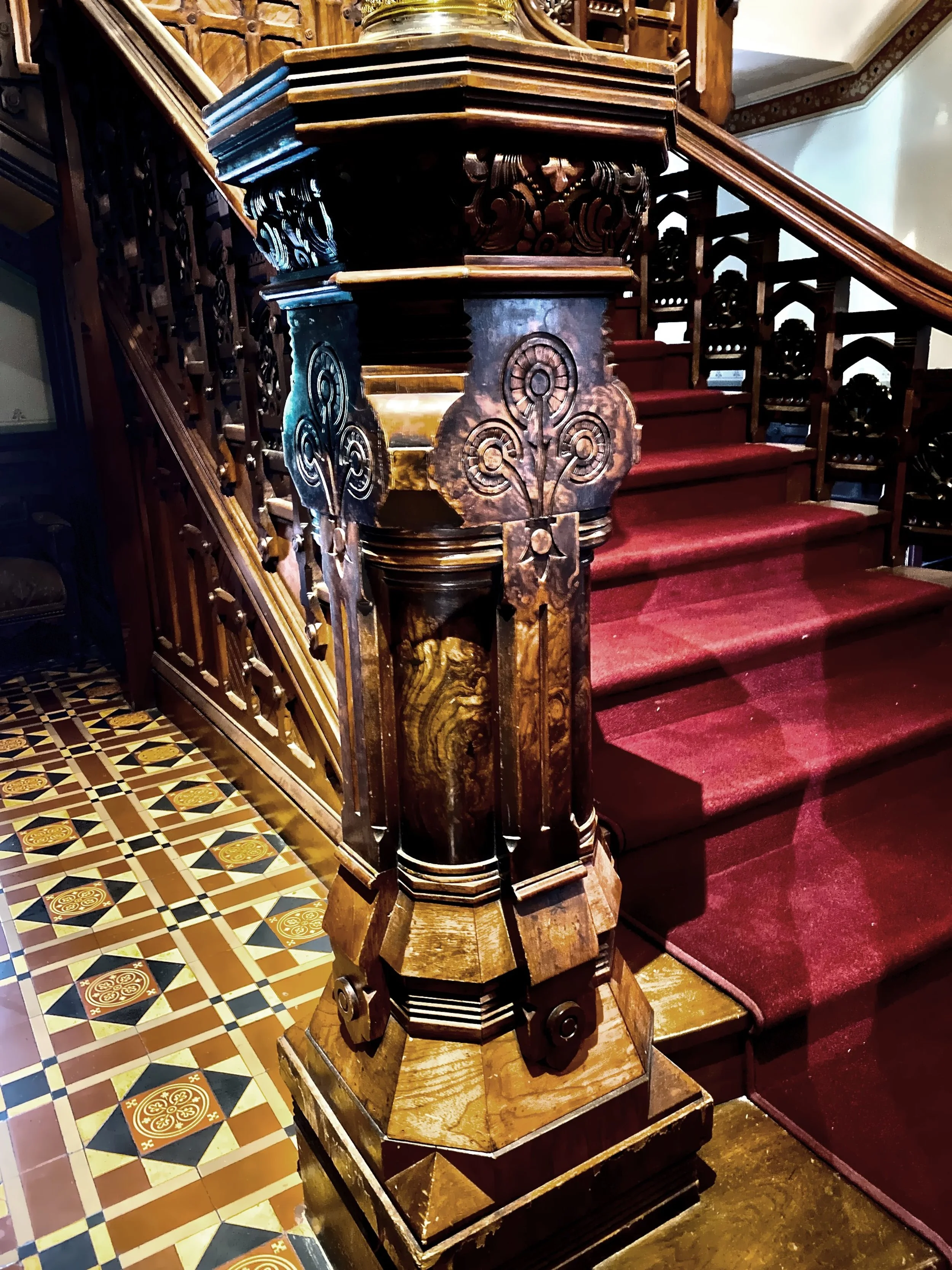  A closer look at the detail of the staircase post 