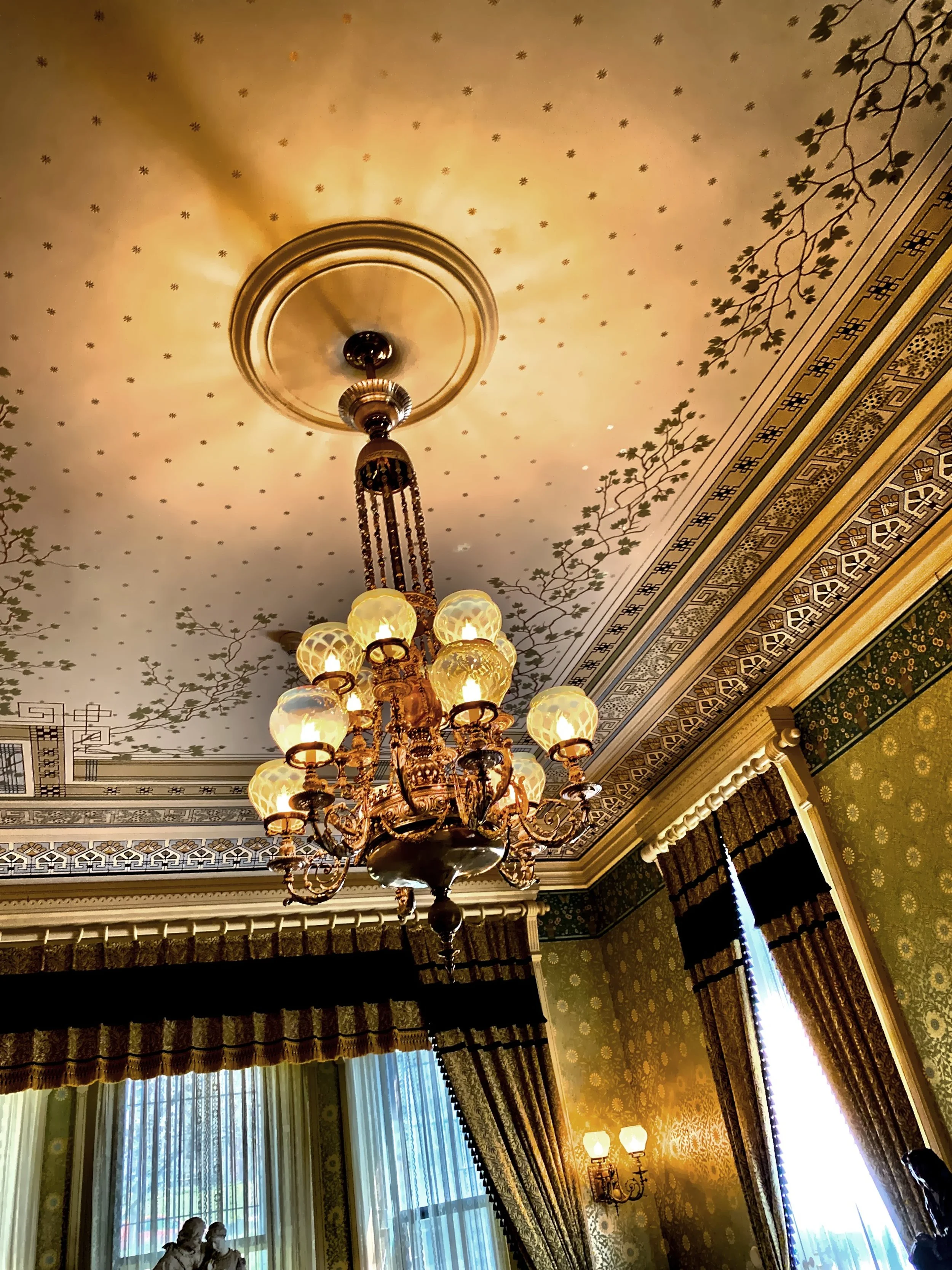  Lighting detail in The Parlor 