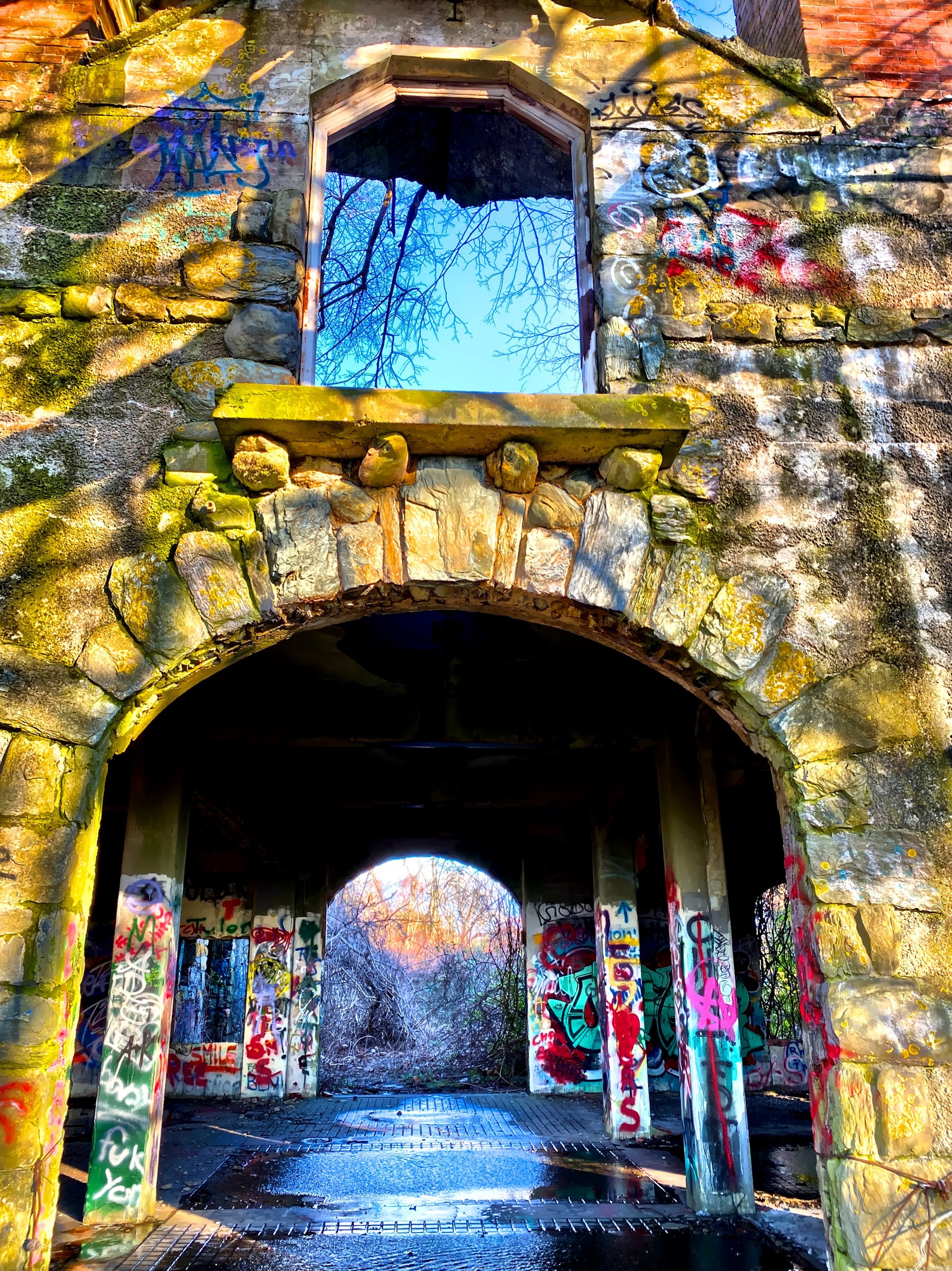  The remnants of the Theodore M. Davis’ Queen Anne-style mansion The Reef, which was built in 1885.  The mansion and estate is said to have been cursed. Today the property is Brenton Point State Park. 