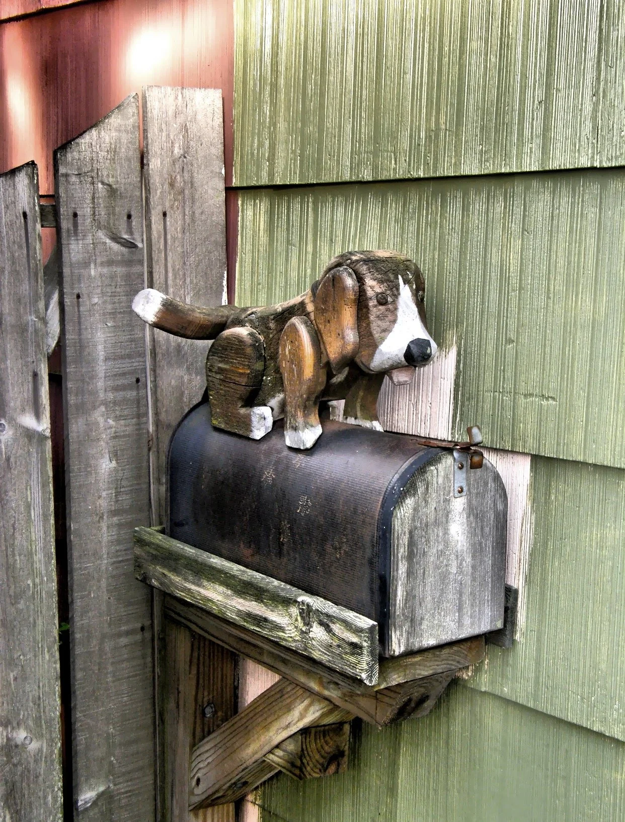  A whimsical mailbox 