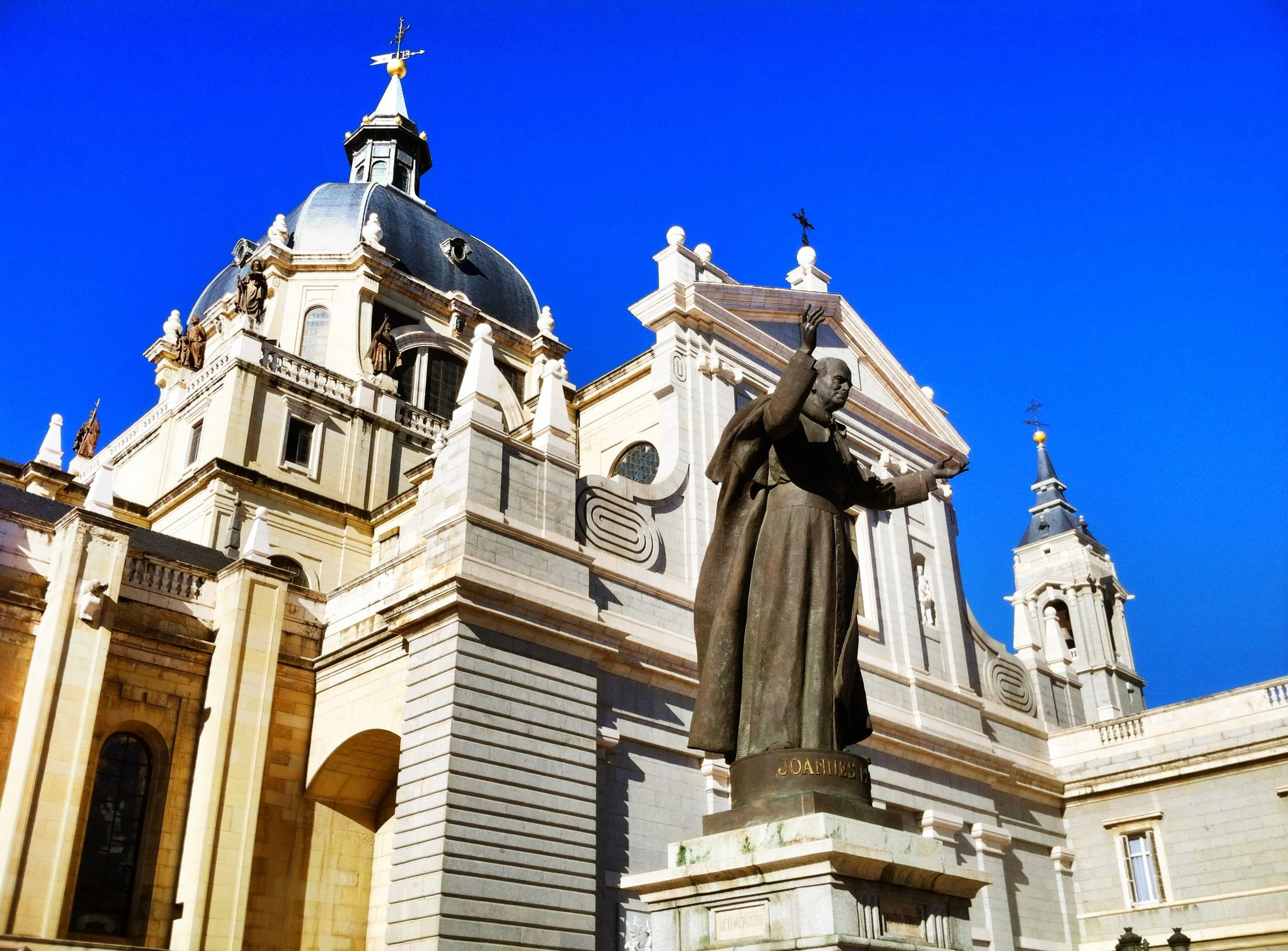  The Statue of Pope John Paul II in front of Almudena Cathedral 