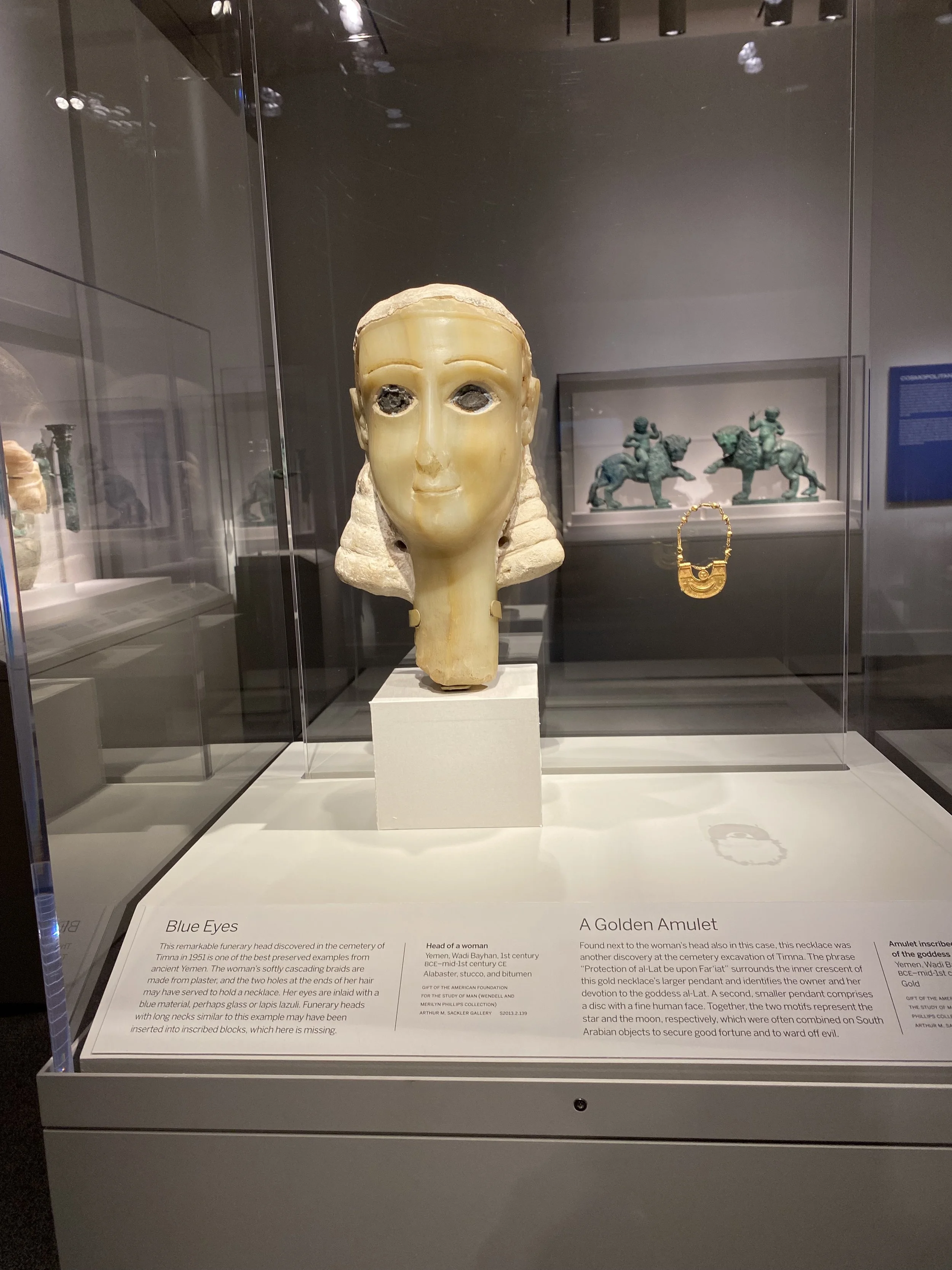  “Blue Eyes”, an exhibit in the National Museum of Asian Art 