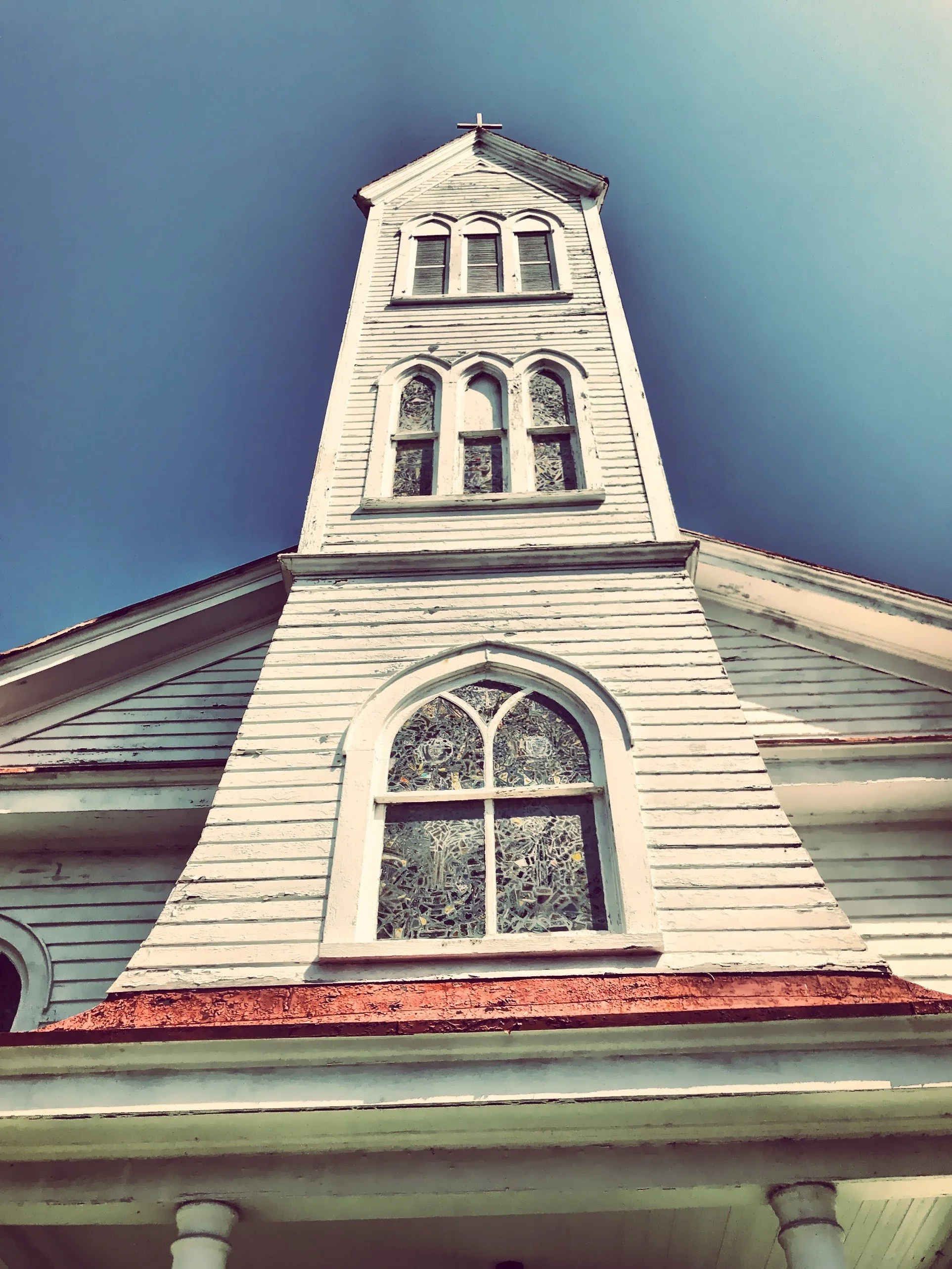  The Tabernacle Baptist Church was built in 1840 and is resting place of one of Beaufort’s most beloved icons, Robert Smalls.  Smalls was born into slavery in 1839.  During the American Civil War, Smalls was stationed with the slave crew working for 