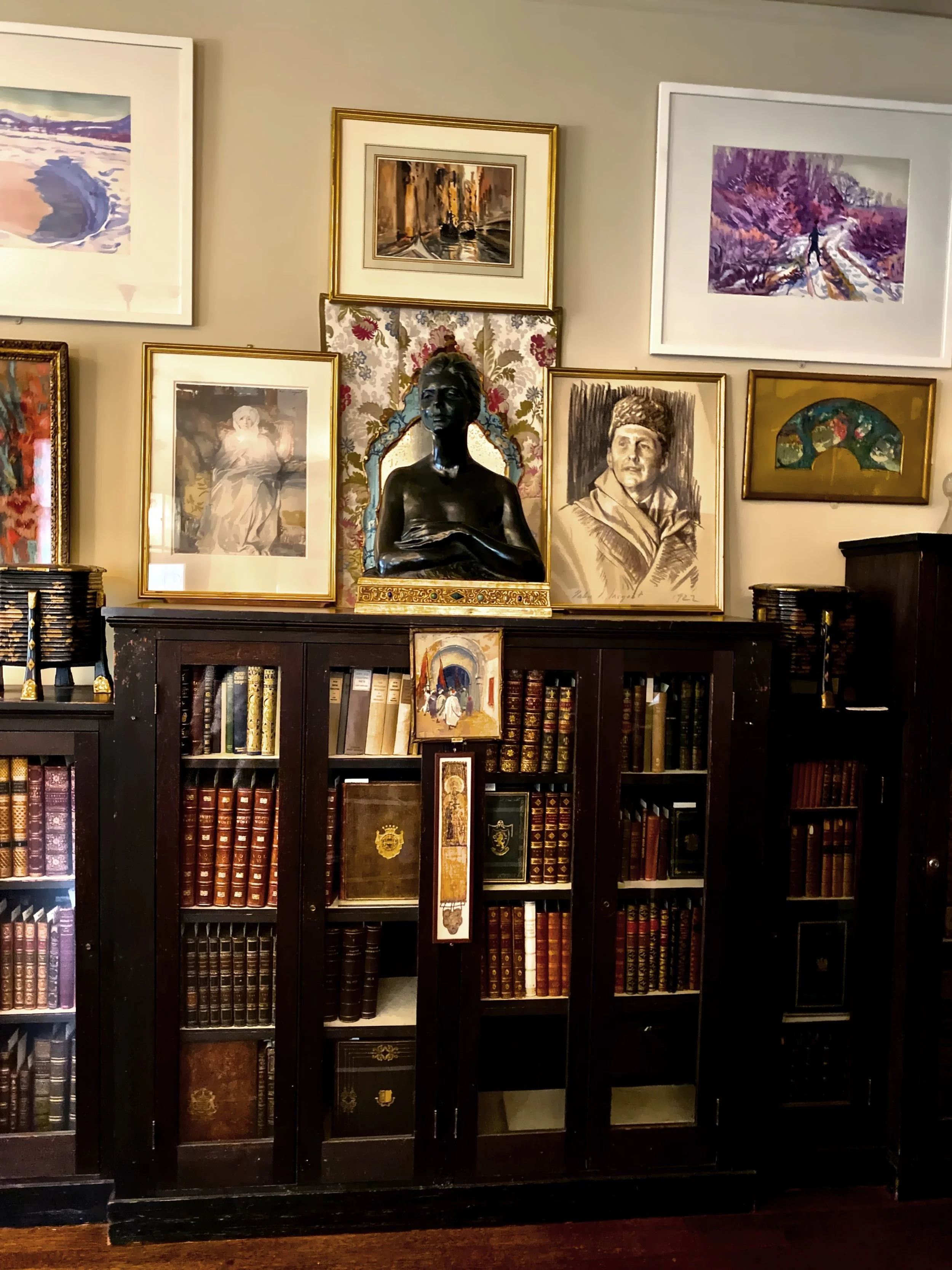  The smaller rooms in the museum were used as studios for artist friends. 